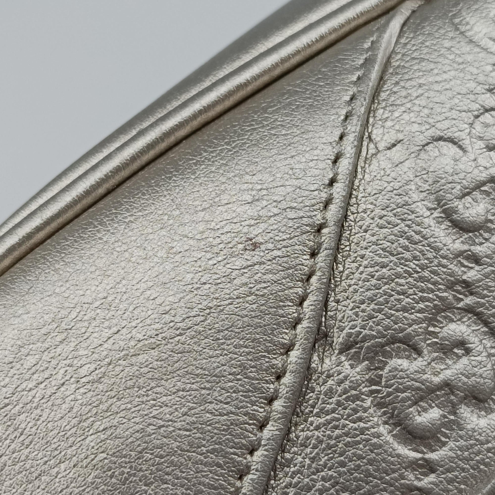 Secondhand Gucci Guccissima Capri Golden Leather 152462 shoulderbag | stylenewstar