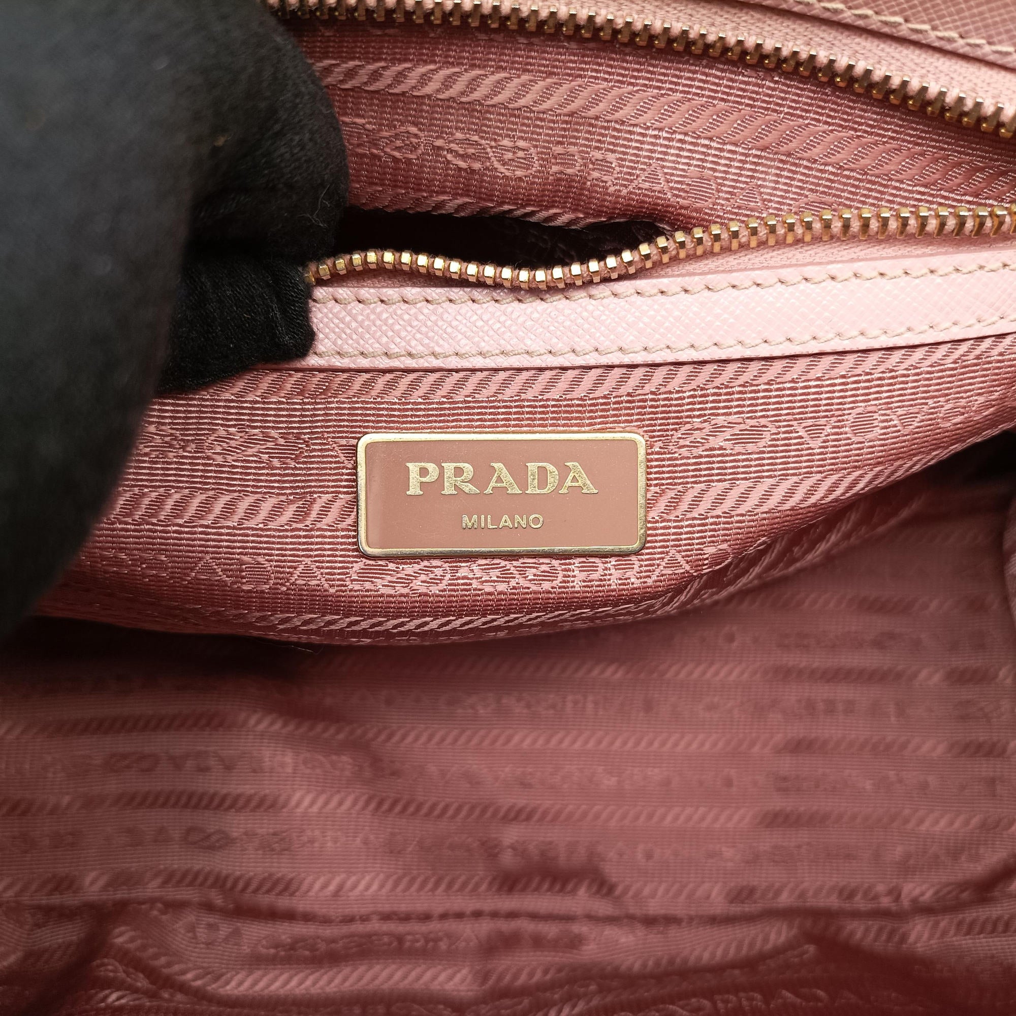 Vintage Prada Galleria Pink SAFFIANO Leather BN1874 shoulderbag | stylenewstar