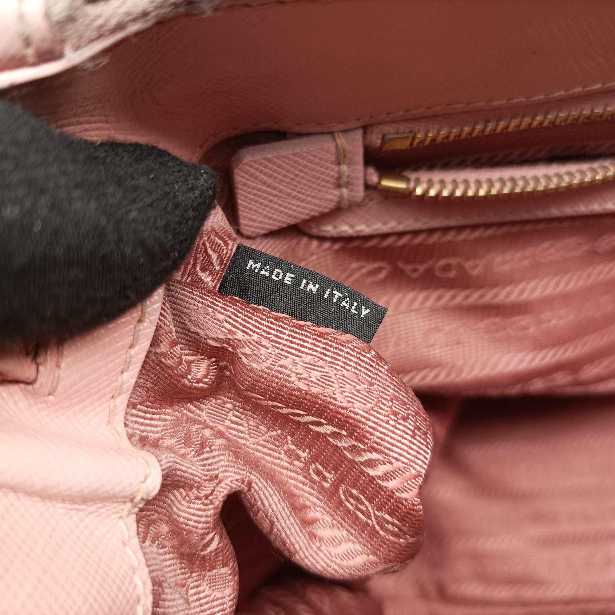 Vintage Prada Galleria Pink SAFFIANO Leather BN1874 shoulderbag | stylenewstar