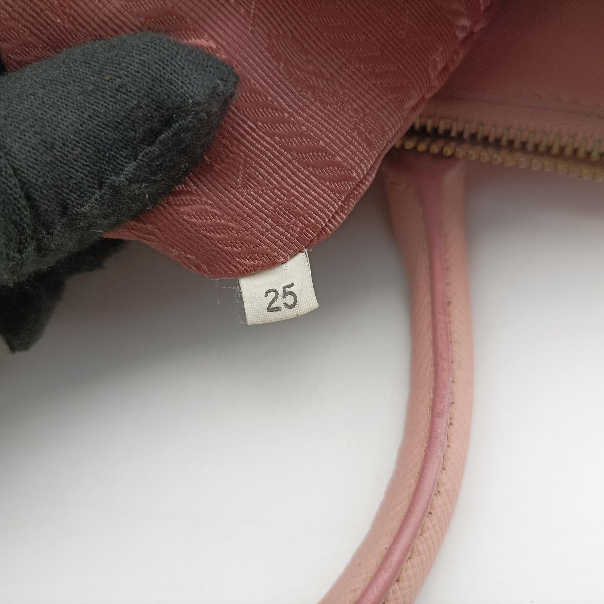 Vintage Prada Galleria Pink SAFFIANO Leather BN1874 shoulderbag | stylenewstar