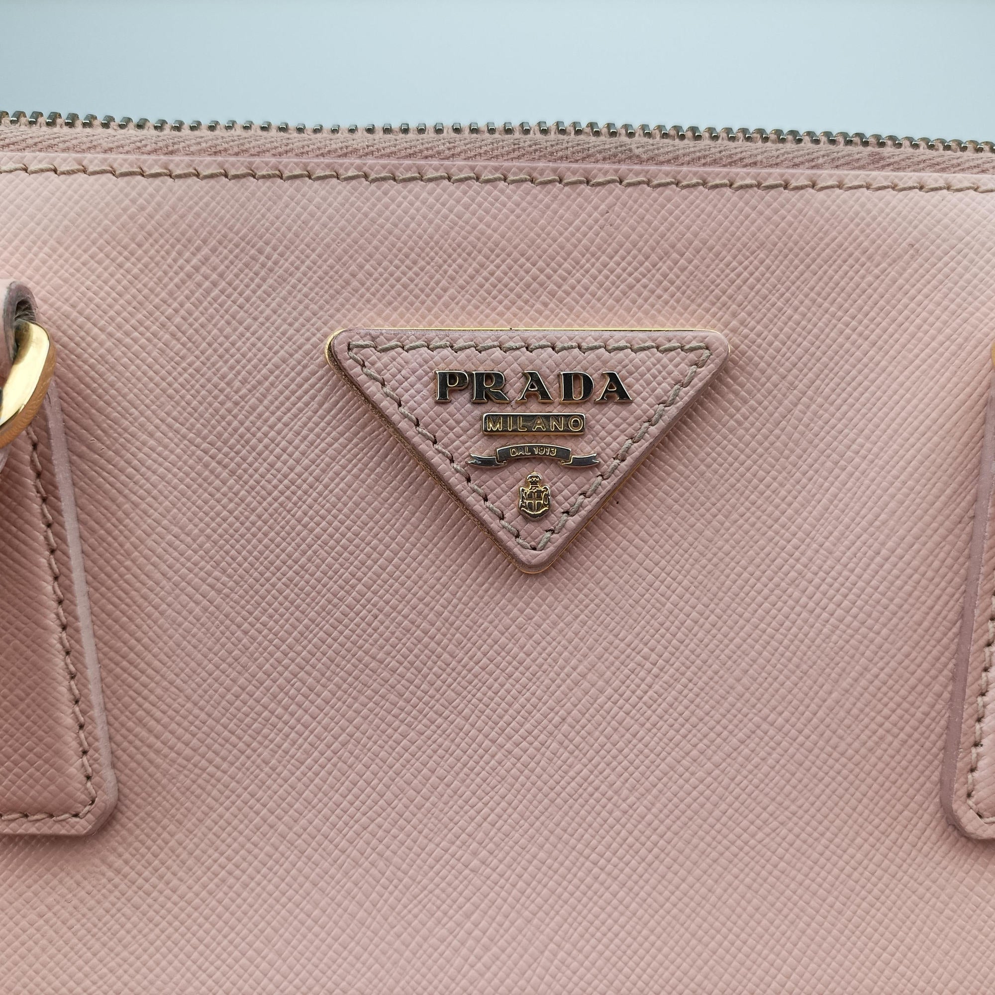 Vintage Prada Galleria Pink SAFFIANO Leather BN1874 shoulderbag | stylenewstar