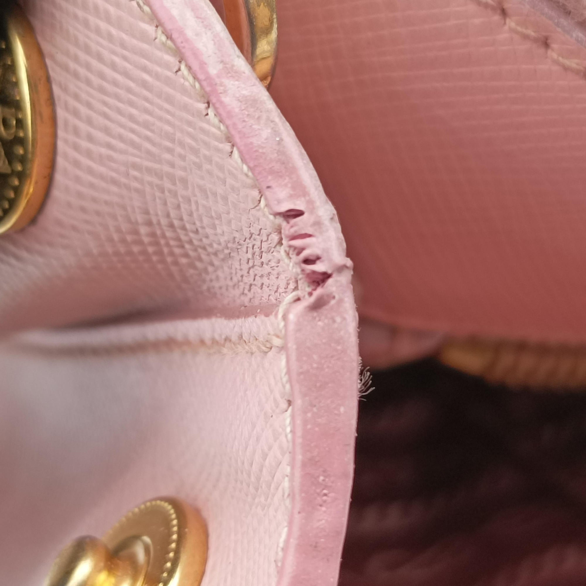 Vintage Prada Galleria Pink SAFFIANO Leather BN1874 shoulderbag | stylenewstar