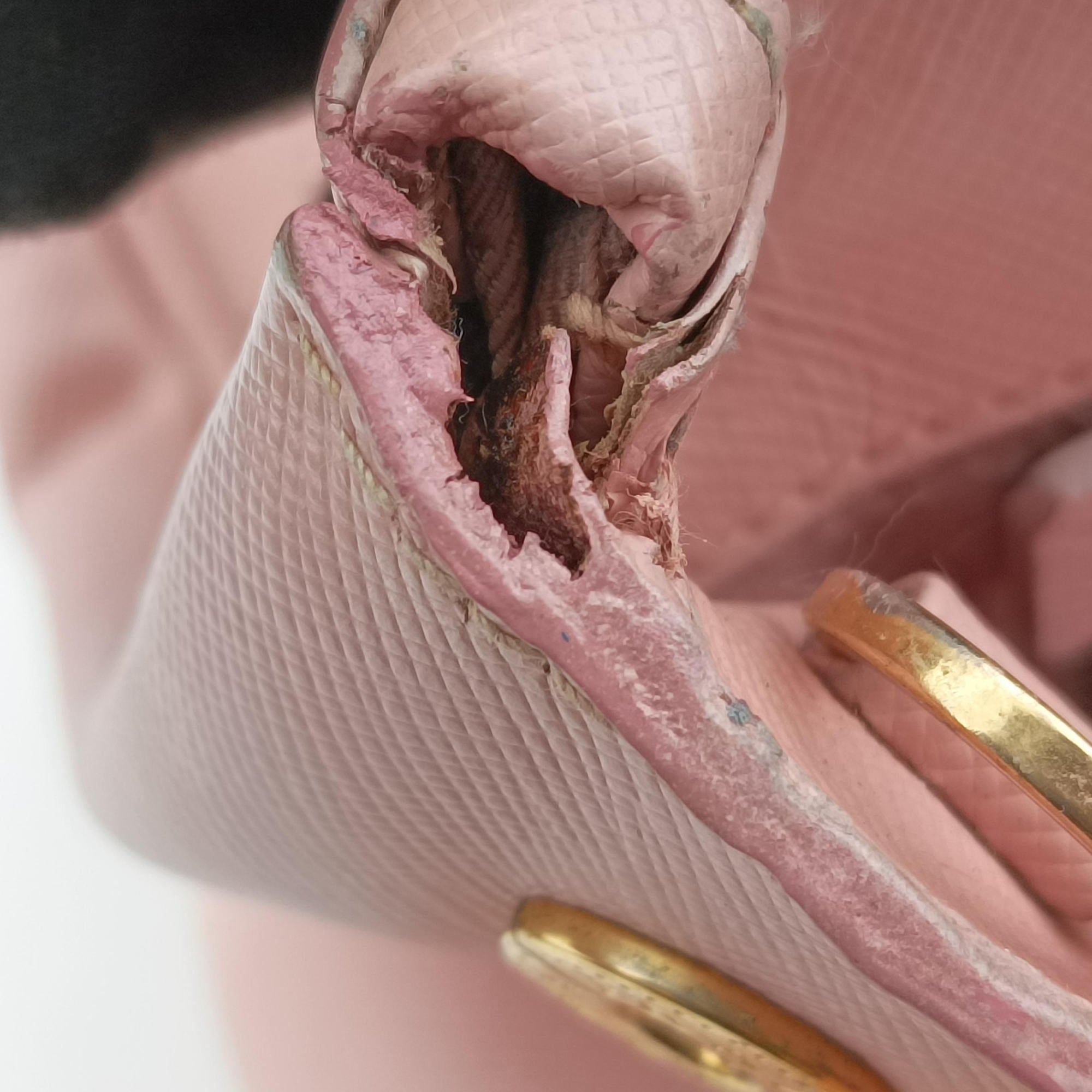 Vintage Prada Galleria Pink SAFFIANO Leather BN1874 shoulderbag | stylenewstar