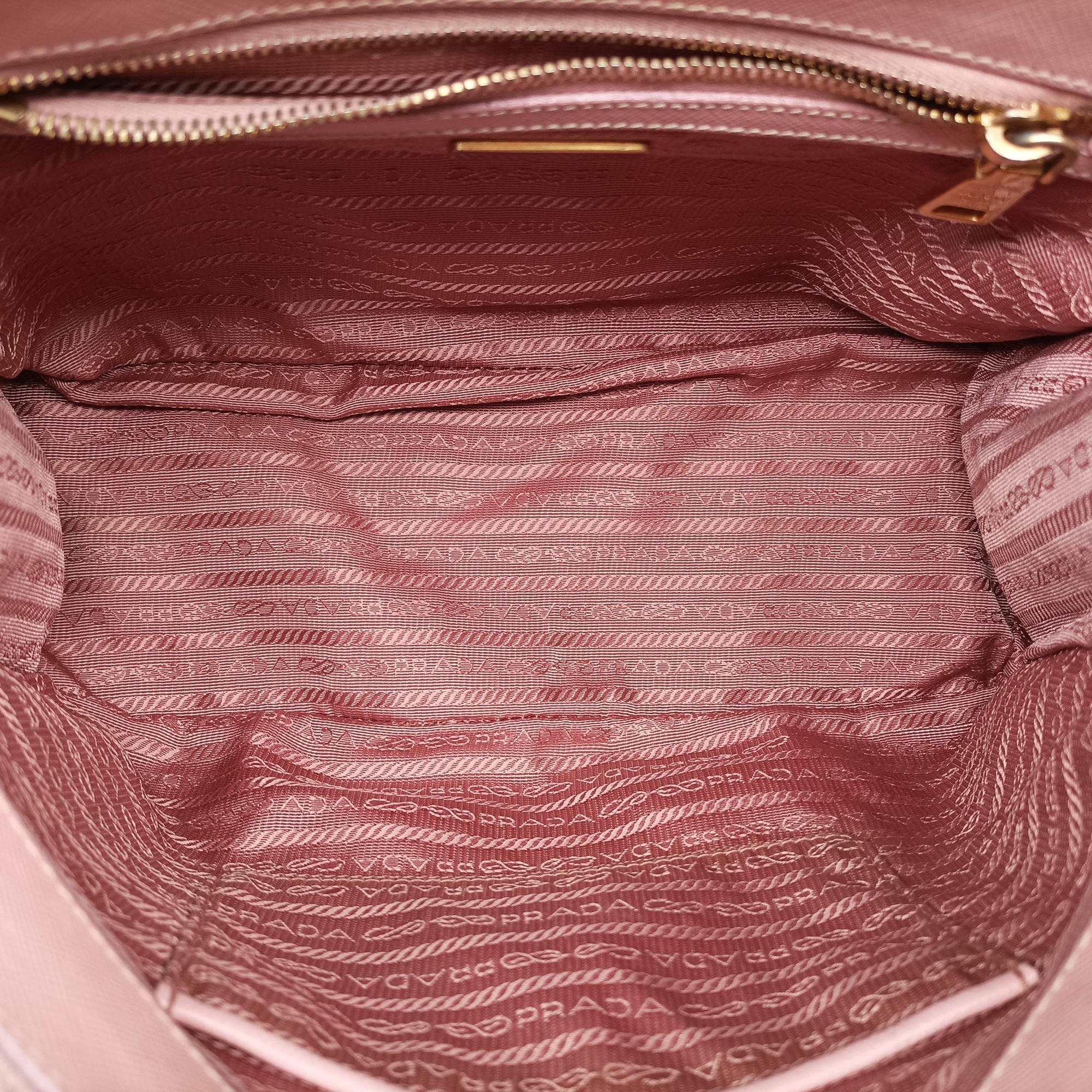 Vintage Prada Galleria Pink SAFFIANO Leather BN1874 shoulderbag | stylenewstar