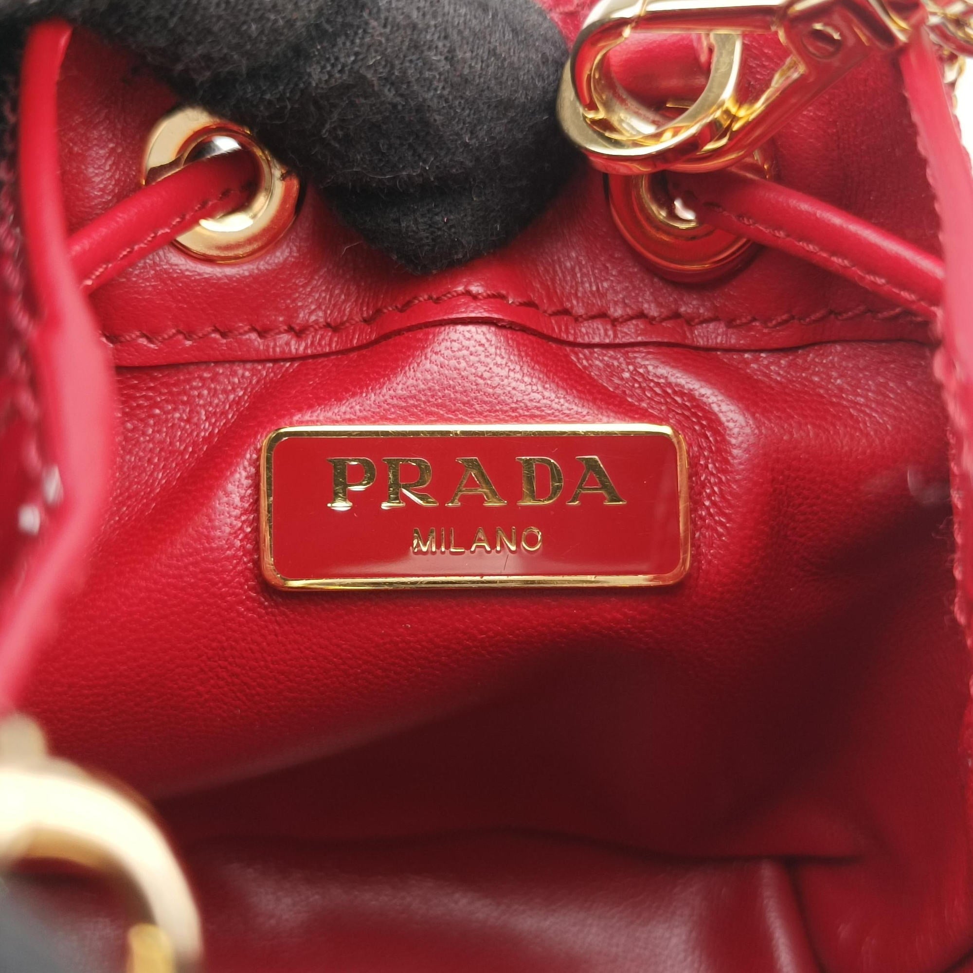 Pre-owned Prada Mini Drawstring Red Enamel 1NR016 shoulderbag | stylenewstar