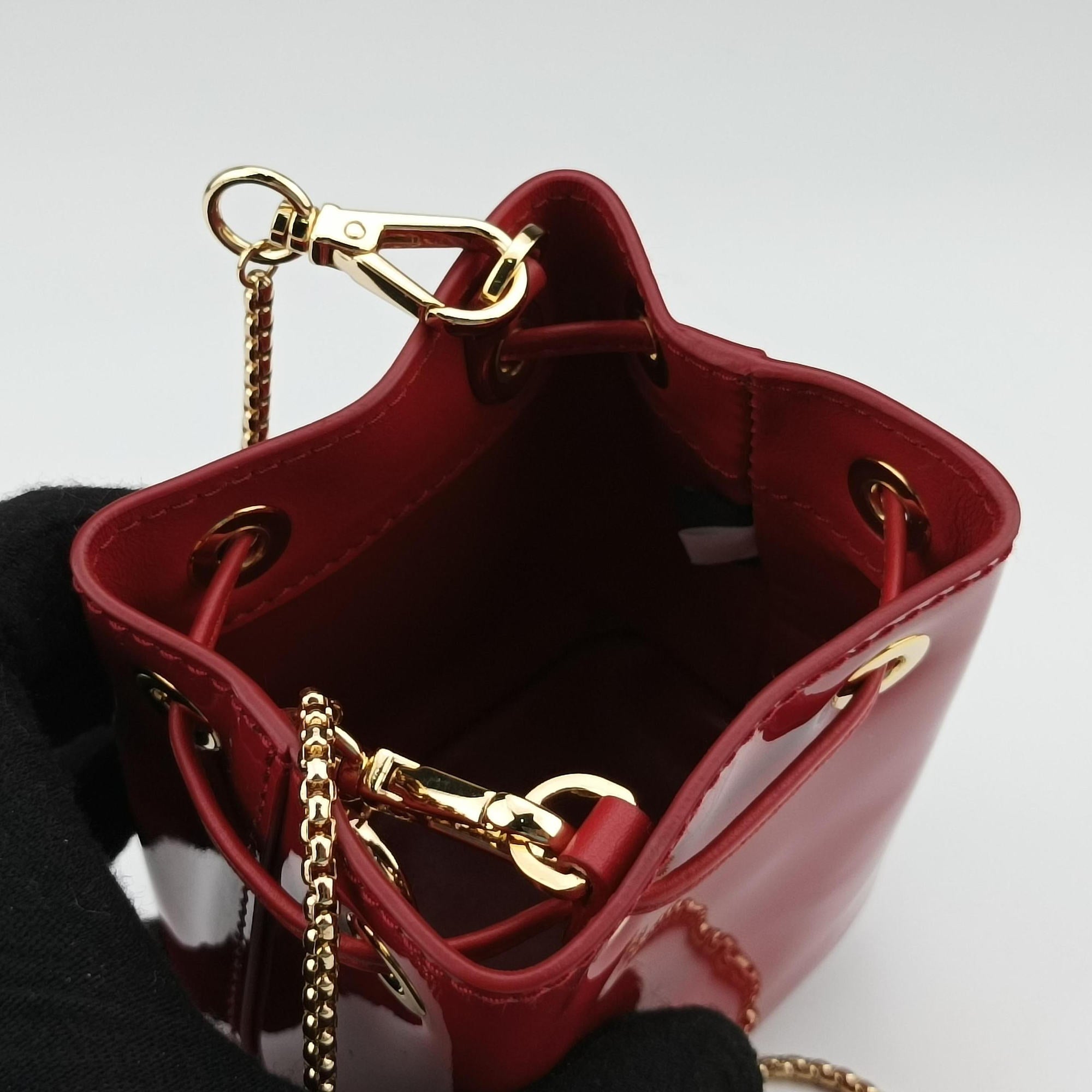 Pre-owned Prada Mini Drawstring Red Enamel 1NR016 shoulderbag | stylenewstar