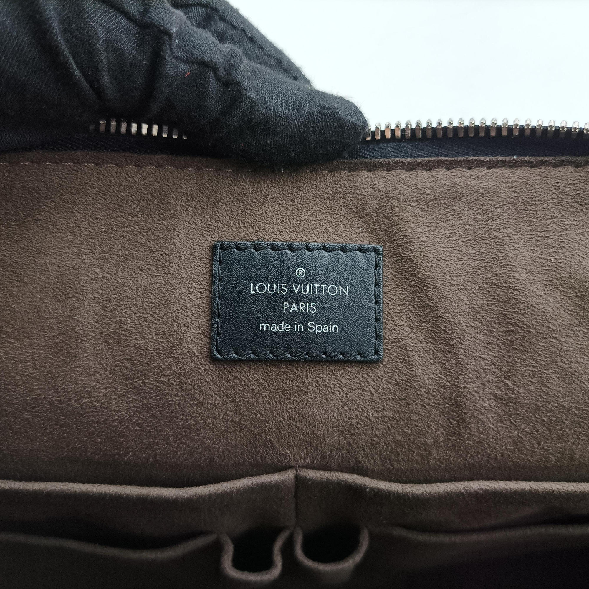 Pre-owned Louis Vuitton PorteDocument noir Epi M50163 handbag | stylenewstar