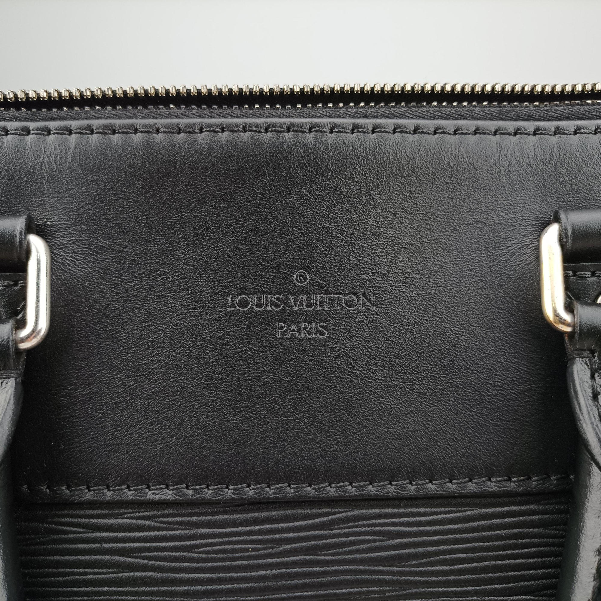 Pre-owned Louis Vuitton PorteDocument noir Epi M50163 handbag | stylenewstar