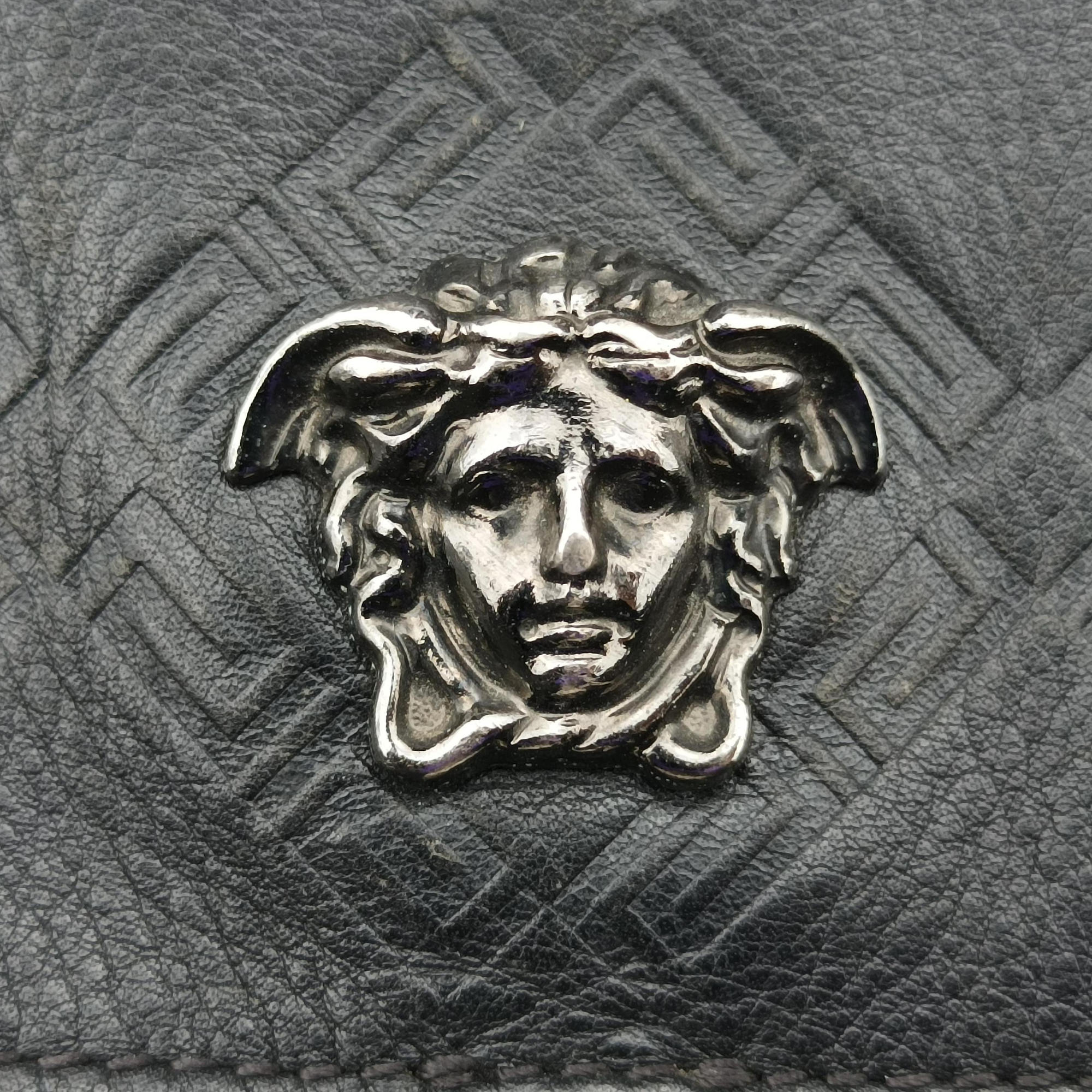 Secondhand VERSACE La Medusa Black Leather × Nylon  shoulderbag | stylenewstar