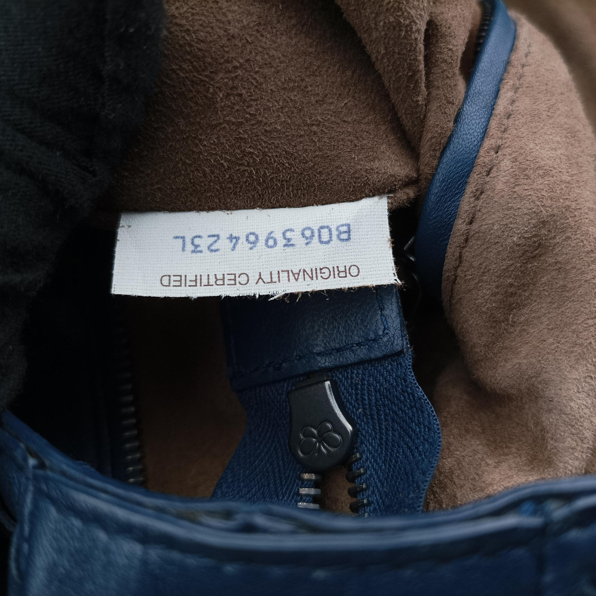 Pre-owned Bottega Veneta Intrecciato Navy Lambskin × Ostrich Leather  shoulderbag | stylenewstar