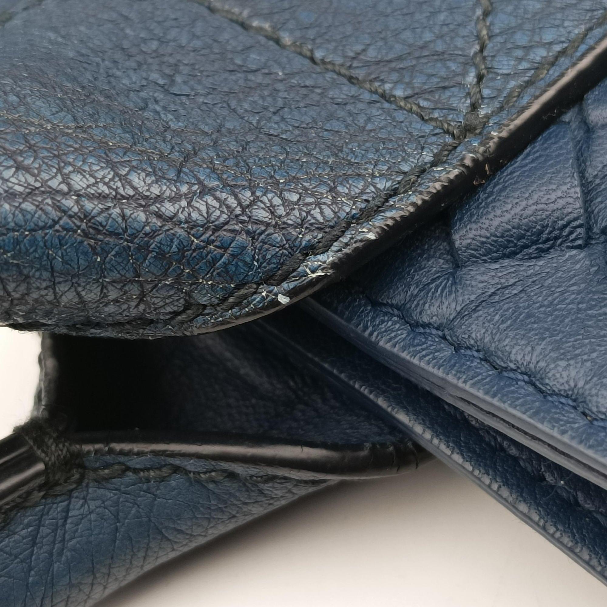 Pre-owned Bottega Veneta Intrecciato Navy Lambskin × Ostrich Leather  shoulderbag | stylenewstar