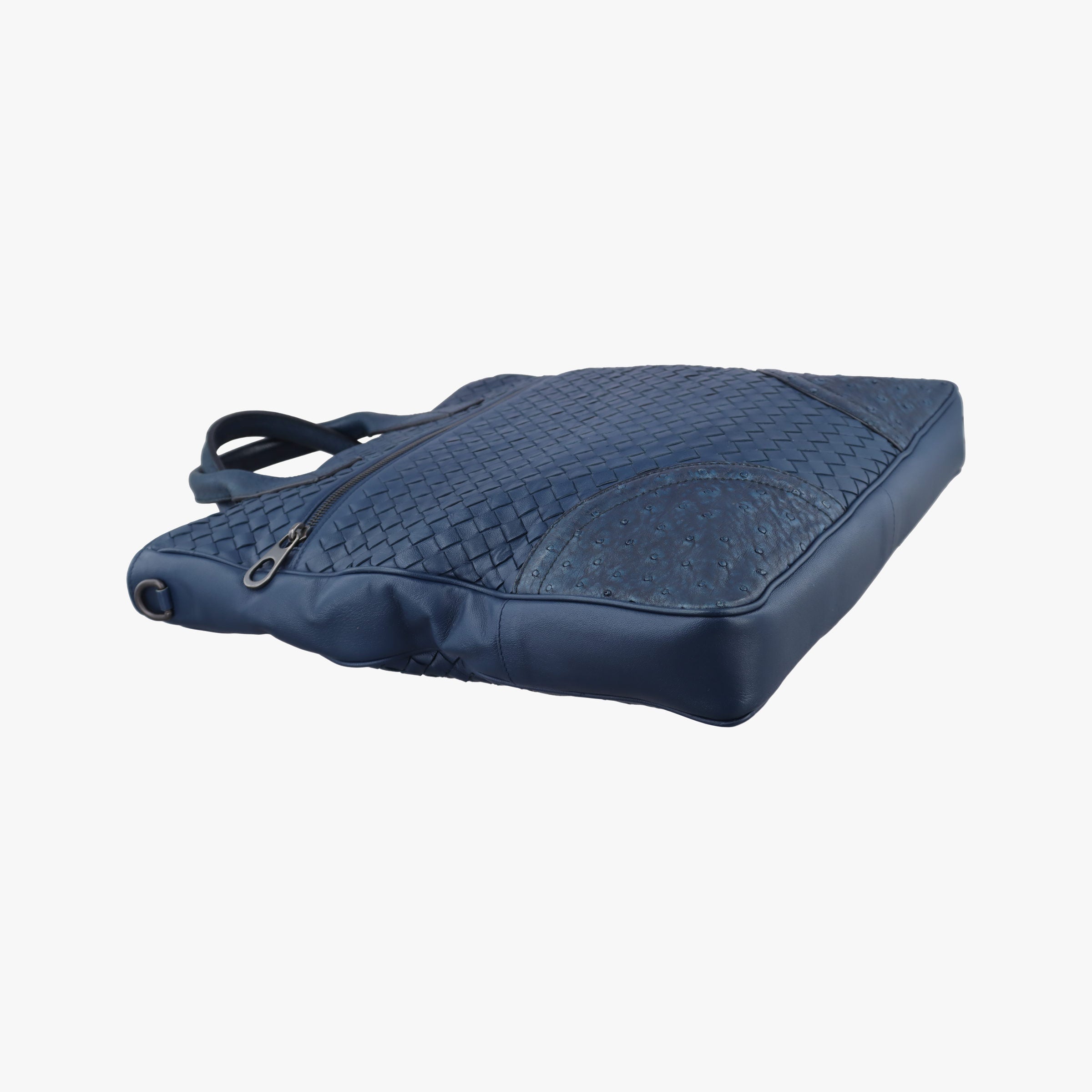 Pre-owned Bottega Veneta Intrecciato Navy Lambskin × Ostrich Leather  shoulderbag | stylenewstar