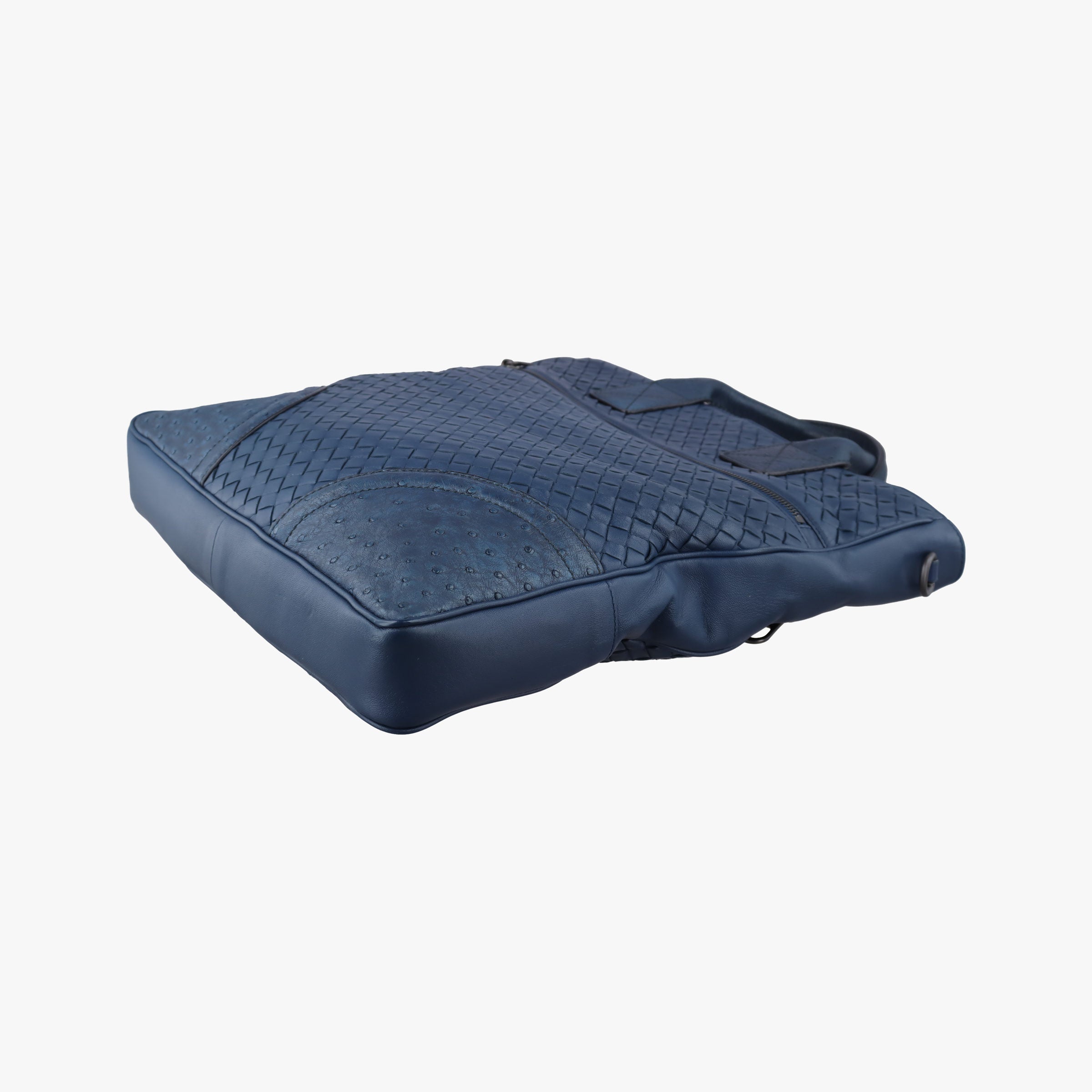 Pre-owned Bottega Veneta Intrecciato Navy Lambskin × Ostrich Leather  shoulderbag | stylenewstar
