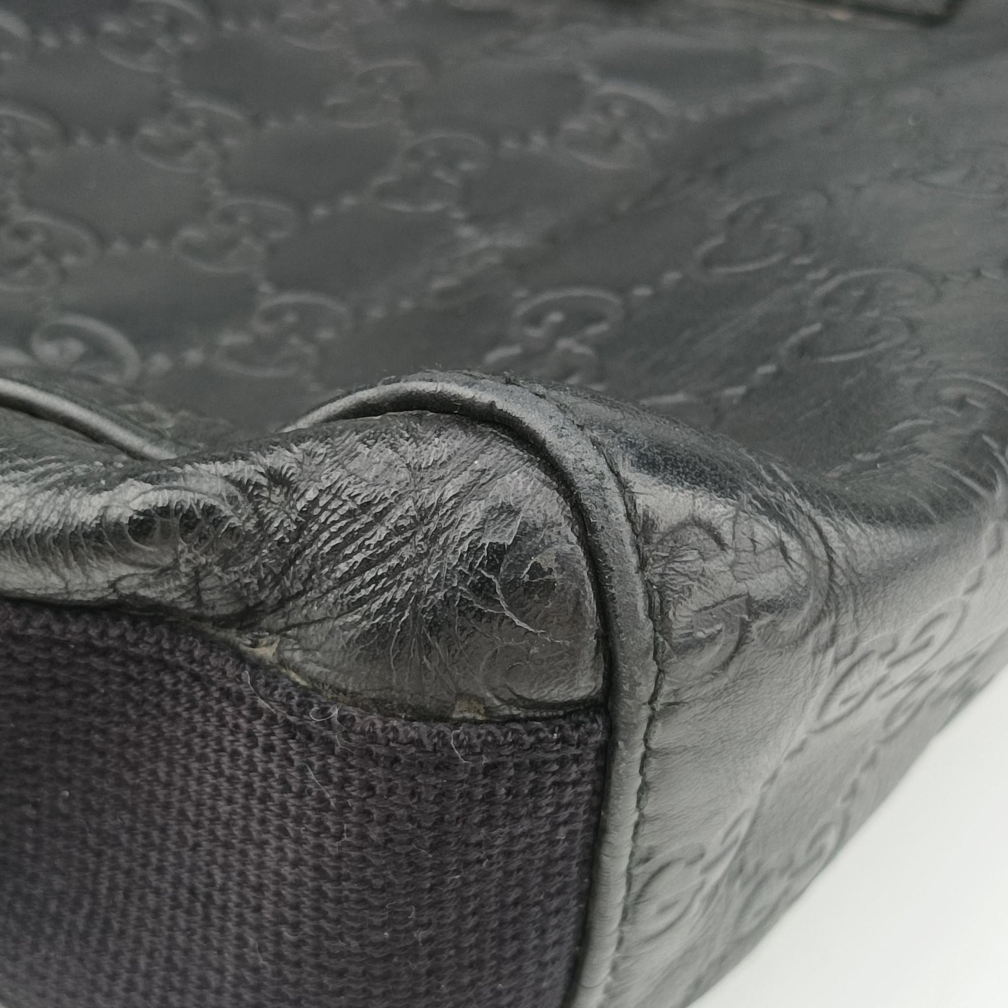 Pre-owned Gucci Guccissima Messenger Black Leather 246067 shoulderbag | stylenewstar