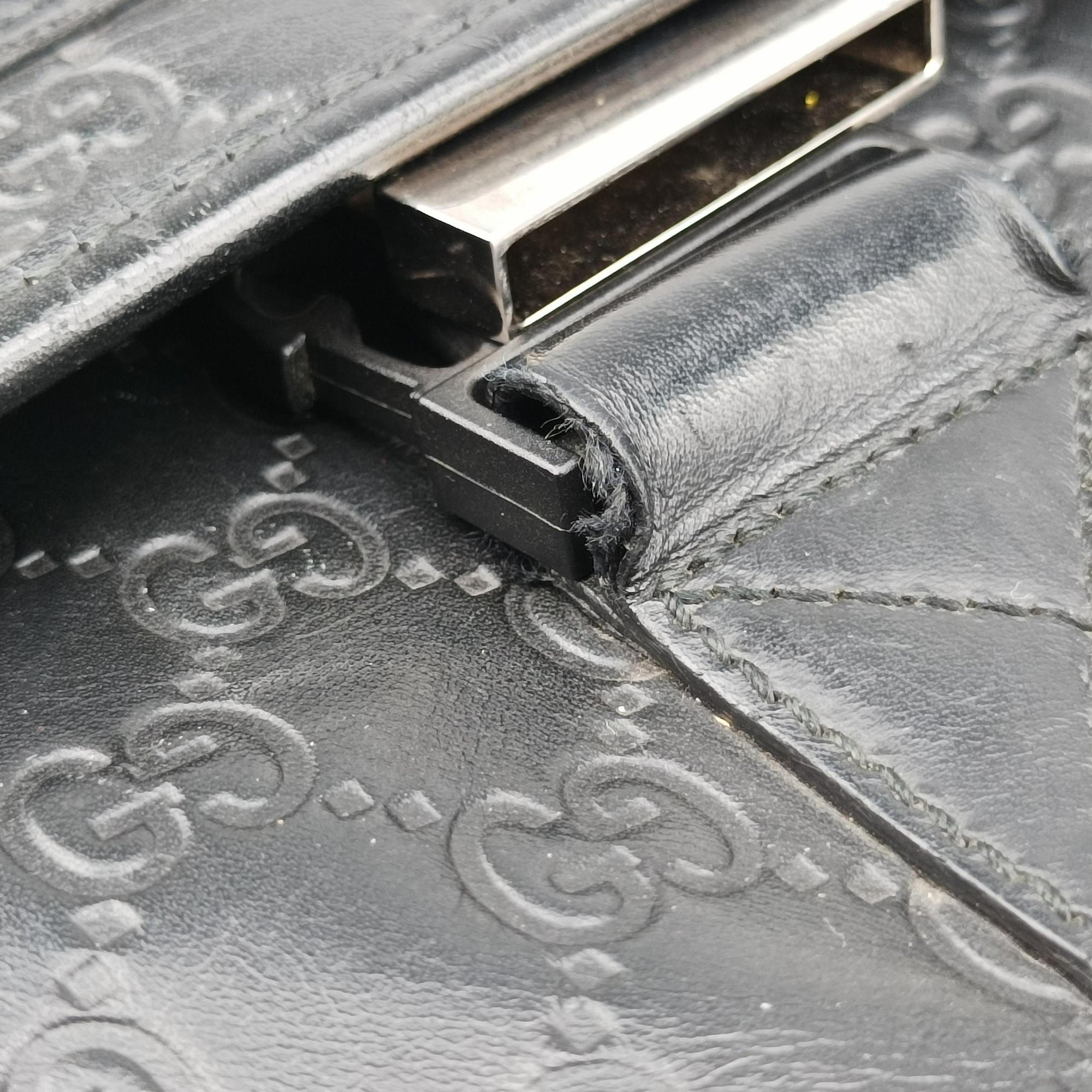 Pre-owned Gucci Guccissima Messenger Black Leather 246067 shoulderbag | stylenewstar