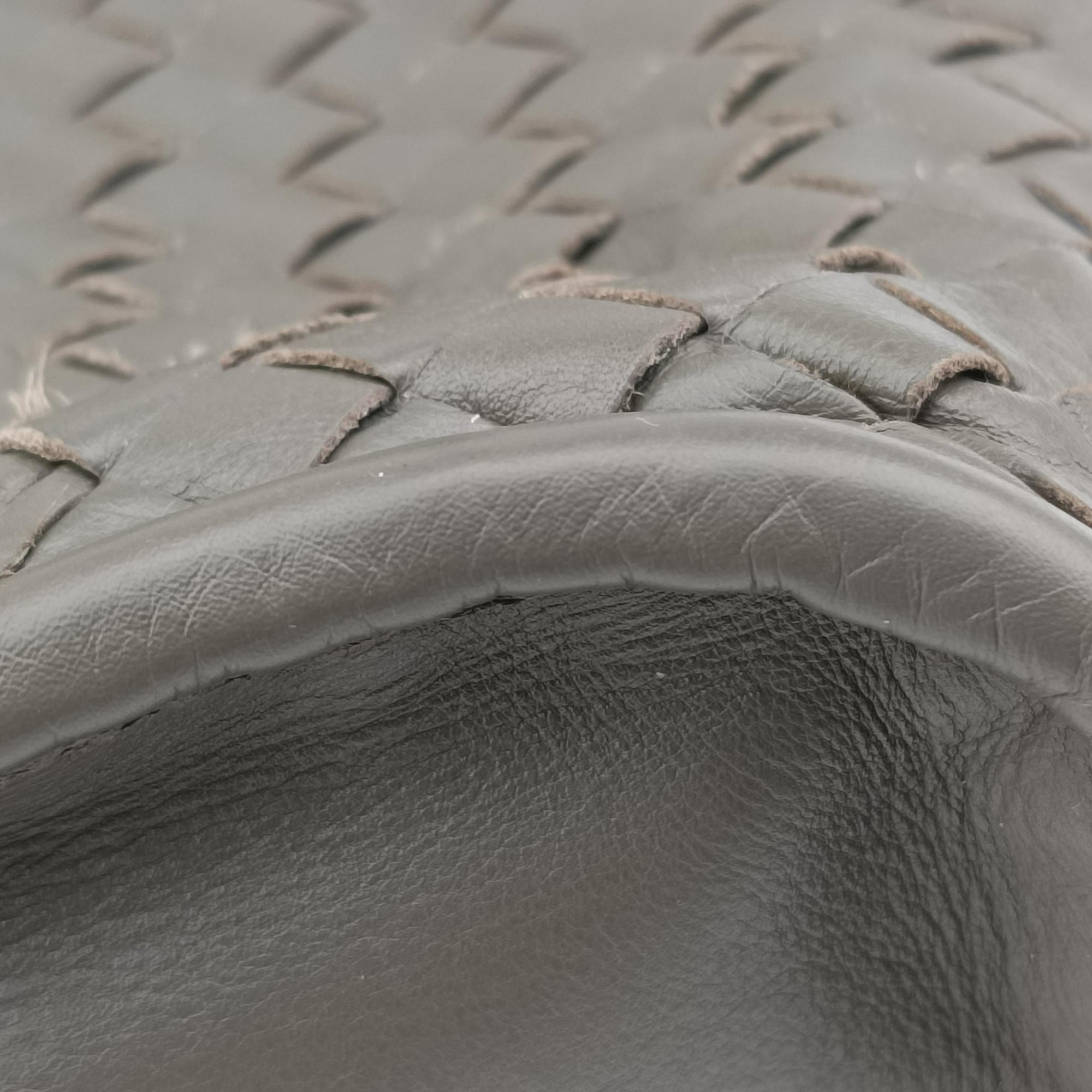 Secondhand Bottega Veneta Intrecciato Grey lambskin  handbag | stylenewstar