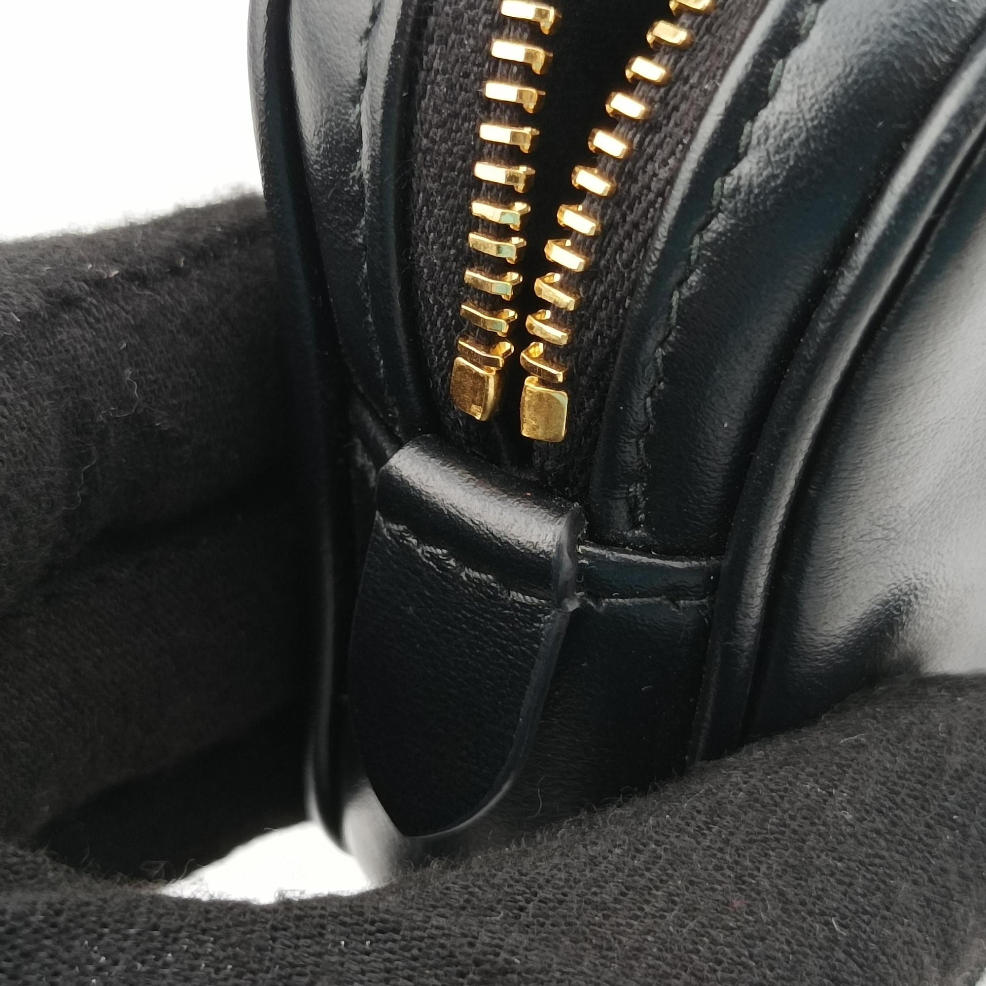 Pre-owned Miu Miu Logo belt Black leather  bum bag/waist bag | stylenewstar