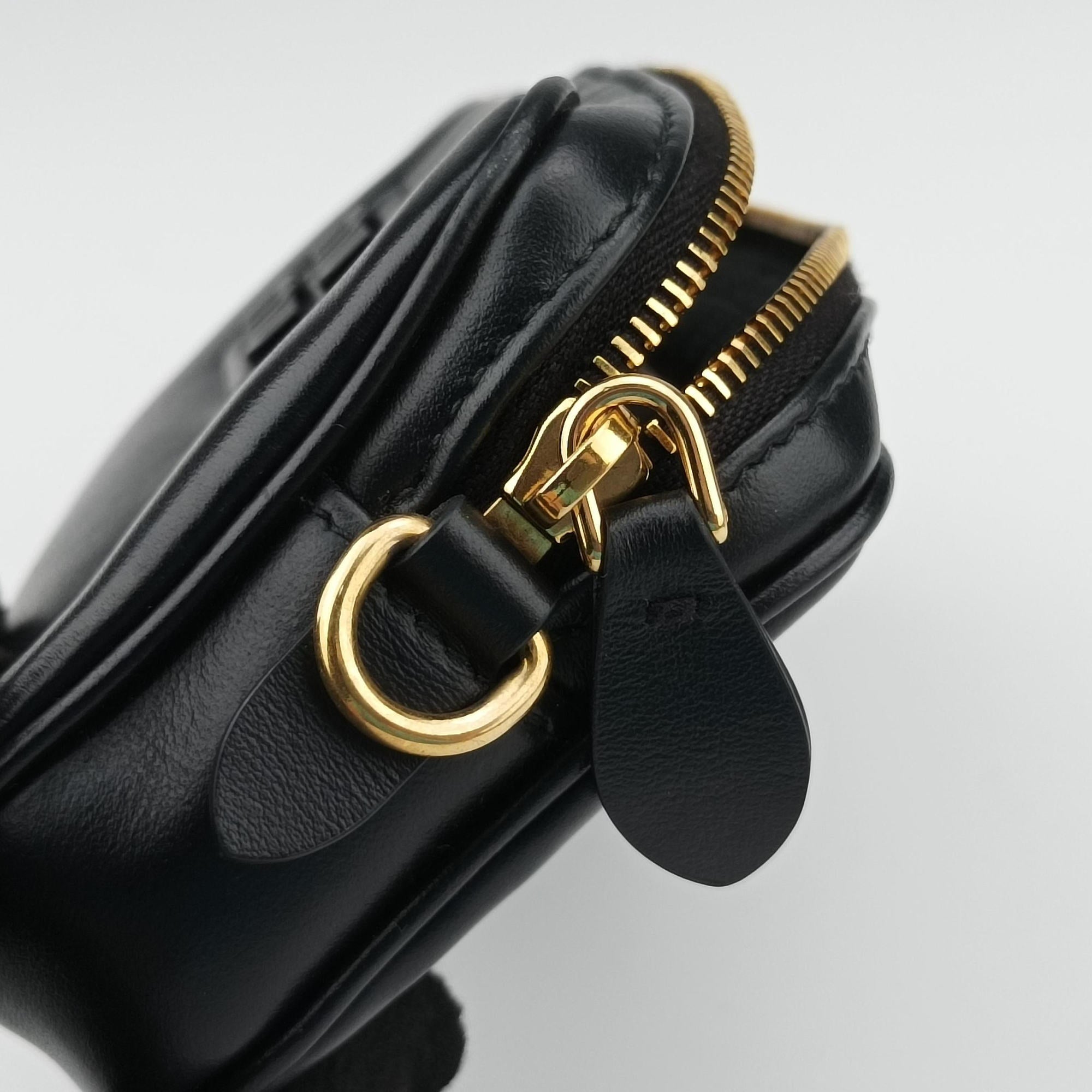 Pre-owned Miu Miu Logo belt Black leather  bum bag/waist bag | stylenewstar
