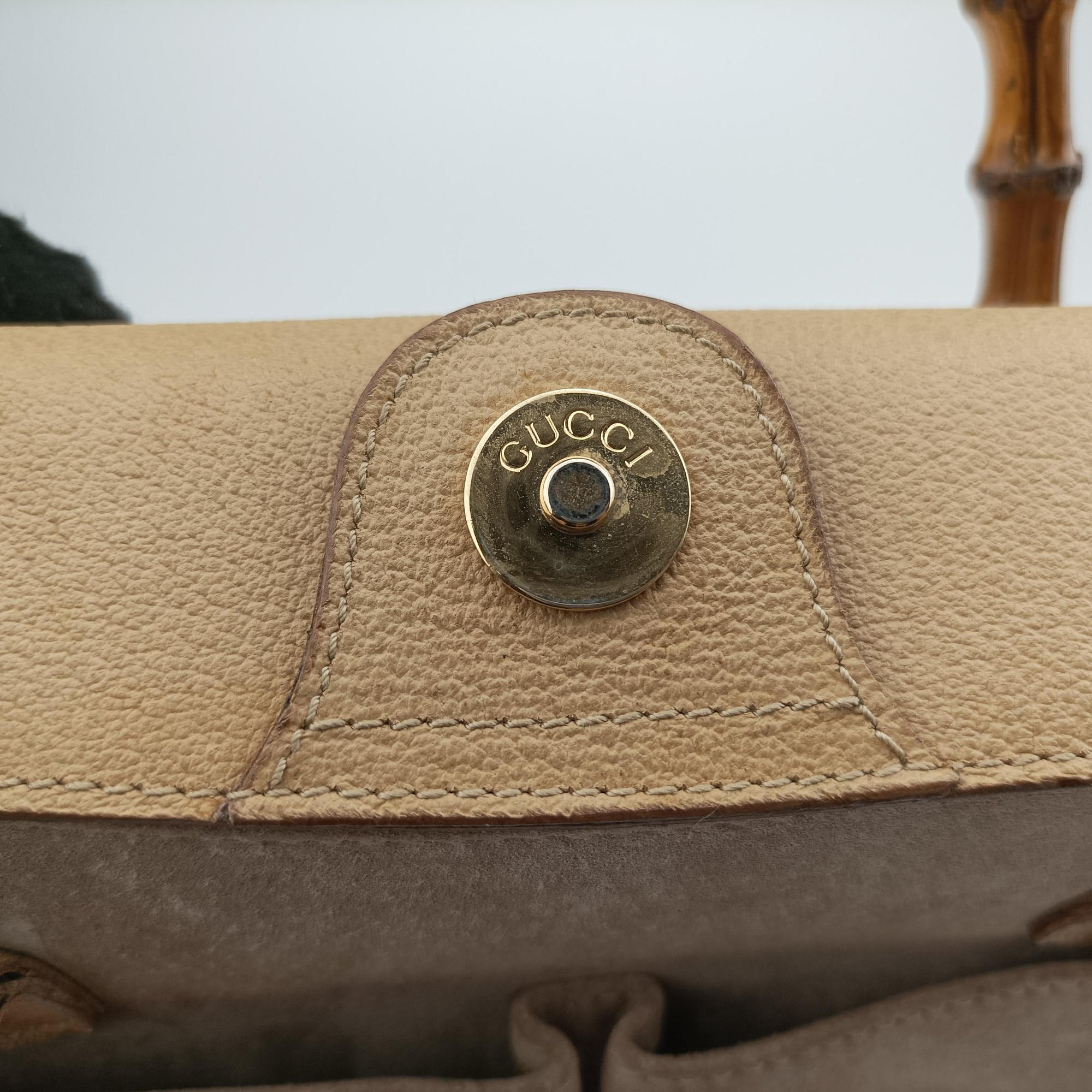Pre-owned Gucci bamboo Beige Suede× Leather 001.12 handbag | stylenewstar