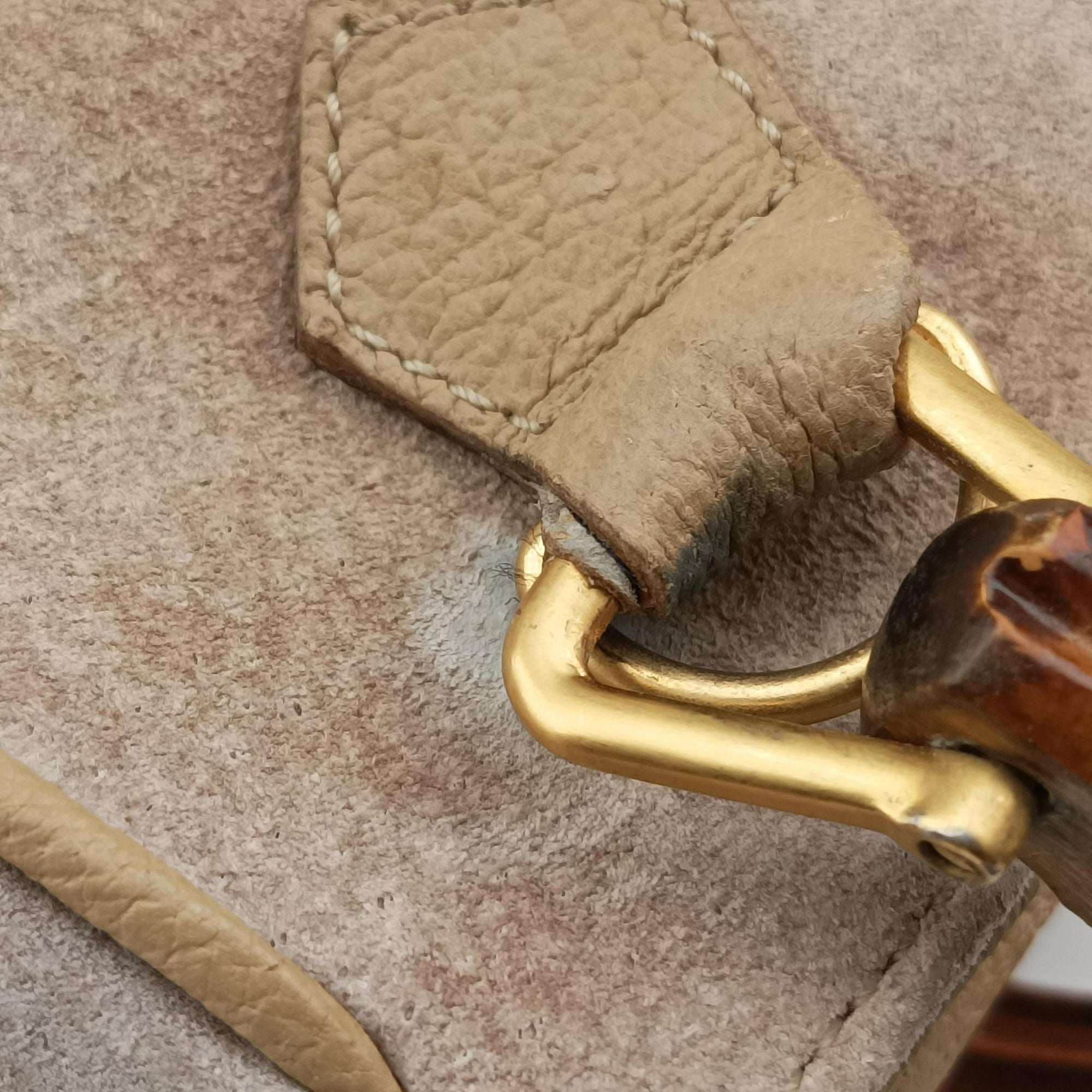 Pre-owned Gucci bamboo Beige Suede× Leather 001.12 handbag | stylenewstar