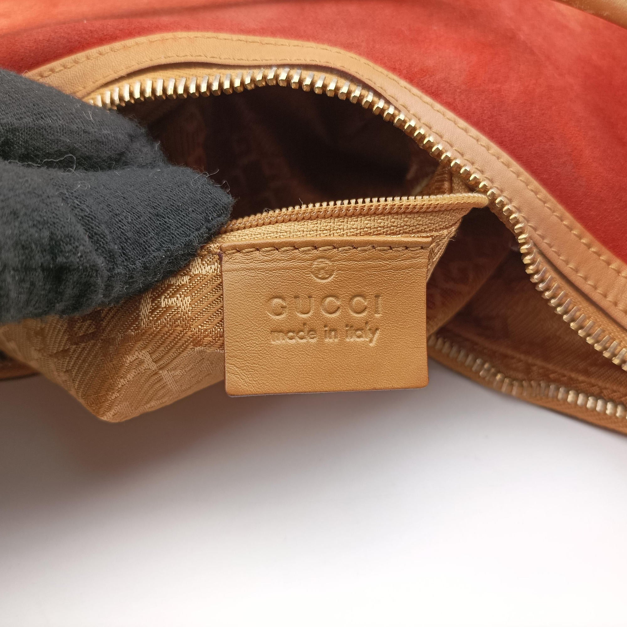 Pre-owned Gucci Hobo Red Suede 001.38 handbag | stylenewstar