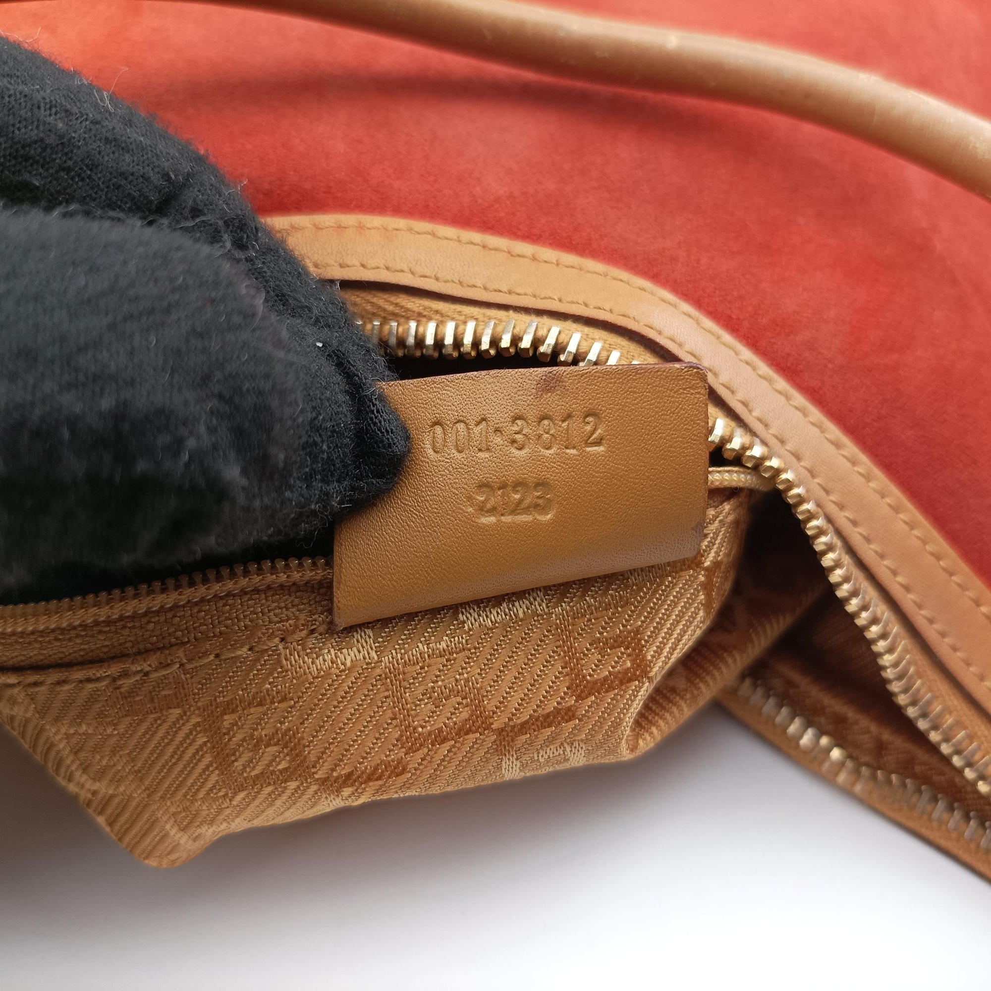 Pre-owned Gucci Hobo Red Suede 001.38 handbag | stylenewstar