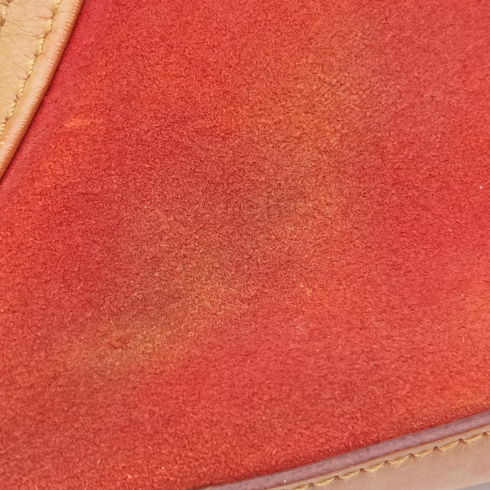 Pre-owned Gucci Hobo Red Suede 001.38 handbag | stylenewstar