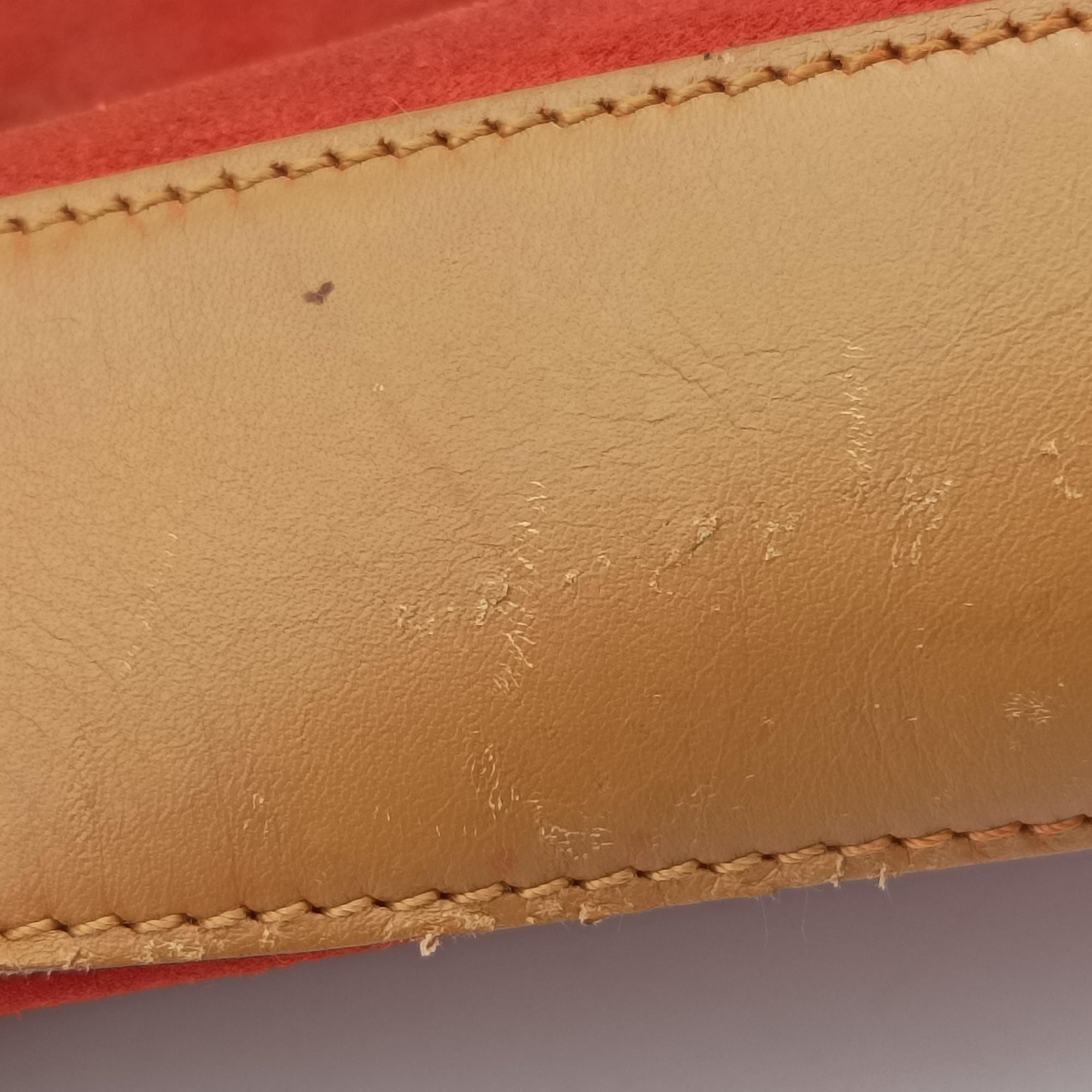 Pre-owned Gucci Hobo Red Suede 001.38 handbag | stylenewstar