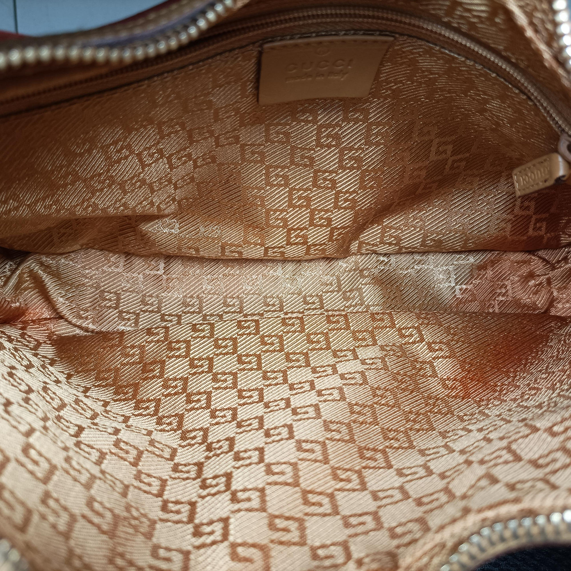 Pre-owned Gucci Hobo Red Suede 001.38 handbag | stylenewstar