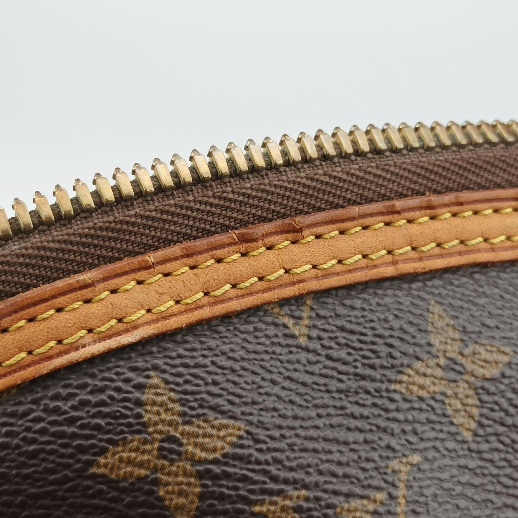 Secondhand Louis Vuitton LOCKIT Brown Monogram Canvas M40103 handbag | stylenewstar