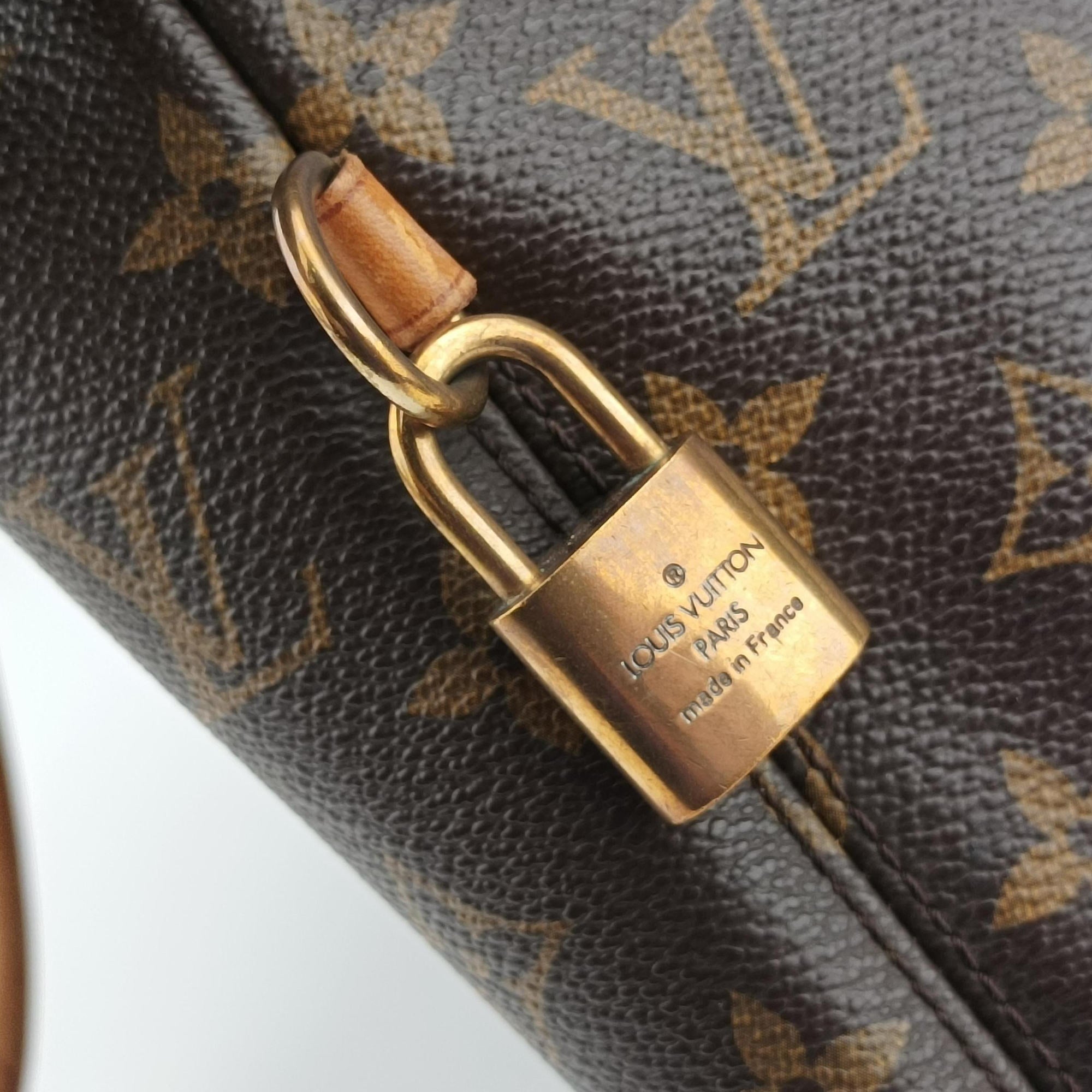 Secondhand Louis Vuitton LOCKIT Brown Monogram Canvas M40103 handbag | stylenewstar
