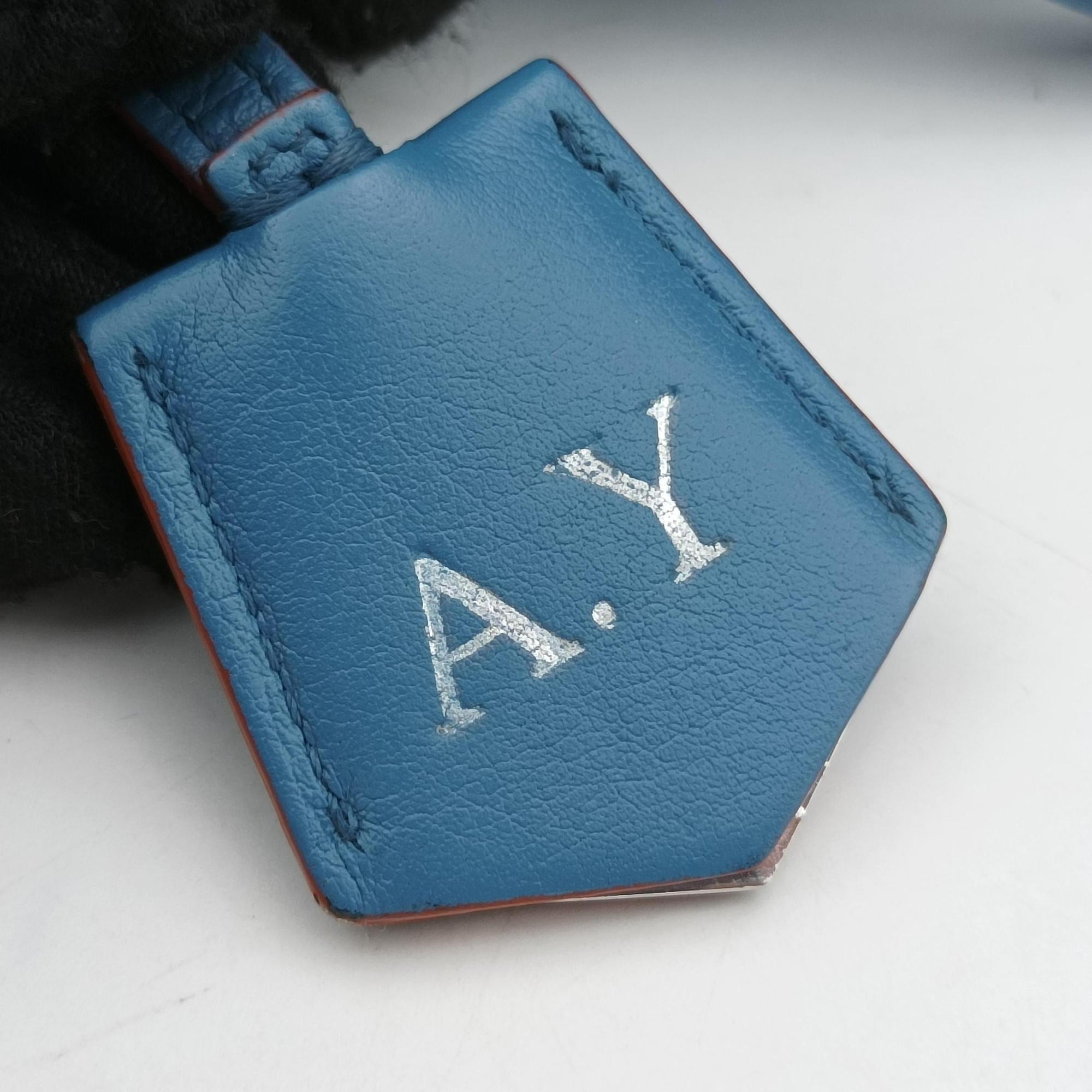 Secondhand Fendi Petite 3Jours Blue Leather 8BH333 shoulderbag | stylenewstar