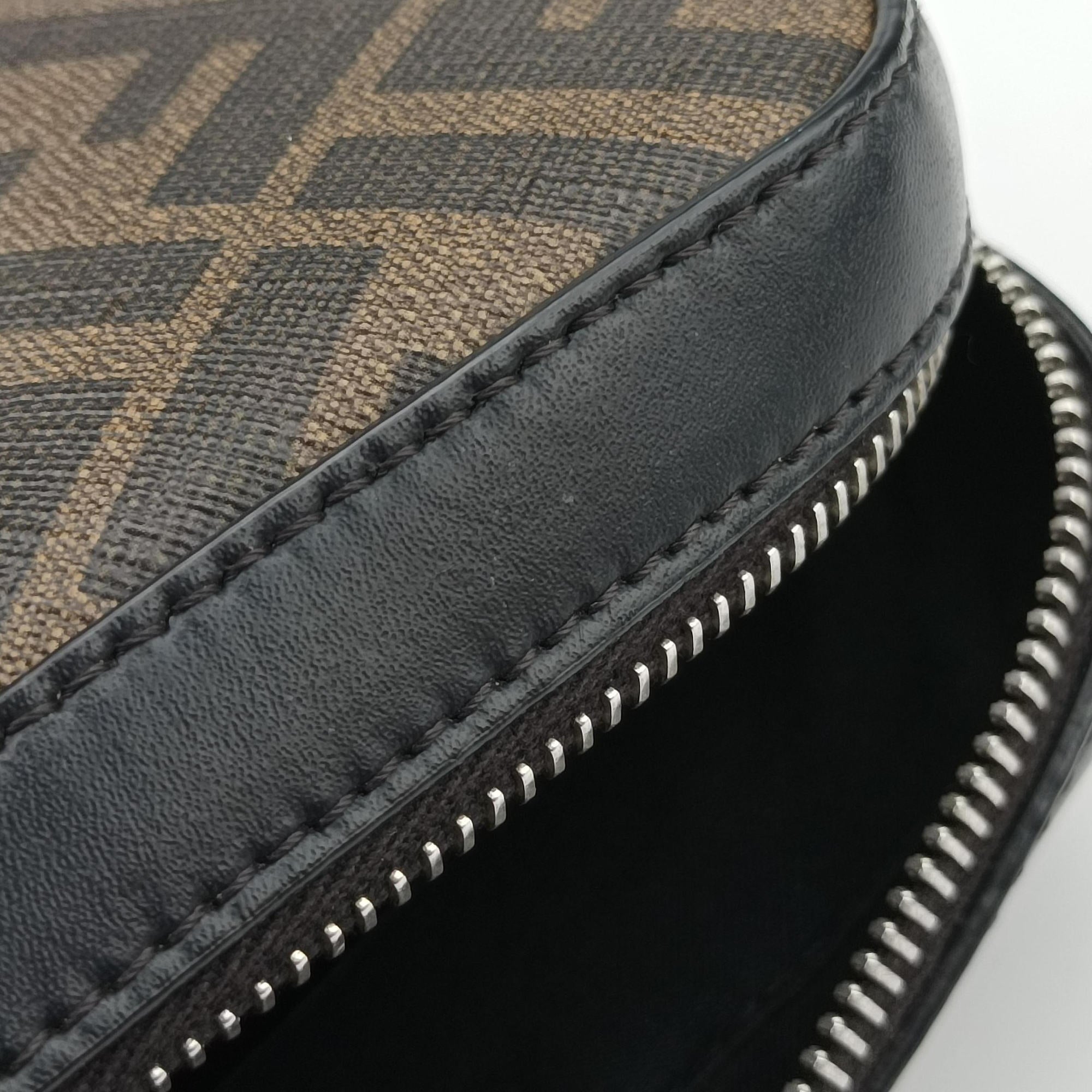 Pre-owned Fendi Camera case Brown × Black × Red PVC Coated Canvas × Leather 7M0286 shoulderbag | stylenewstar