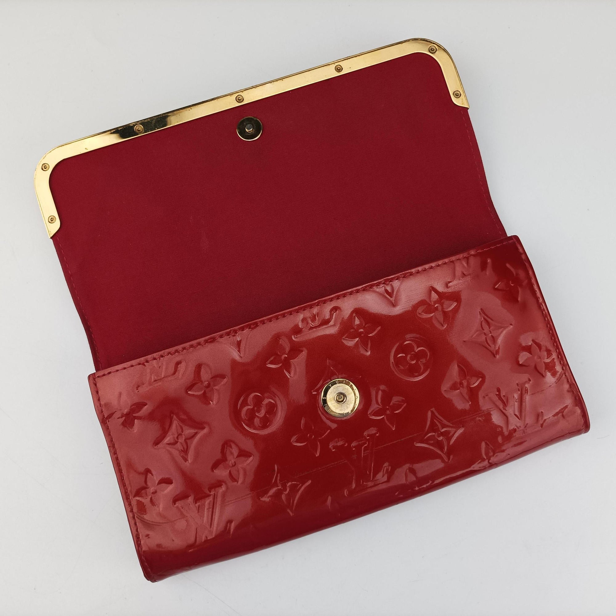 Secondhand Louis Vuitton Rossmore MM Red Vernis M91550 handbag | stylenewstar