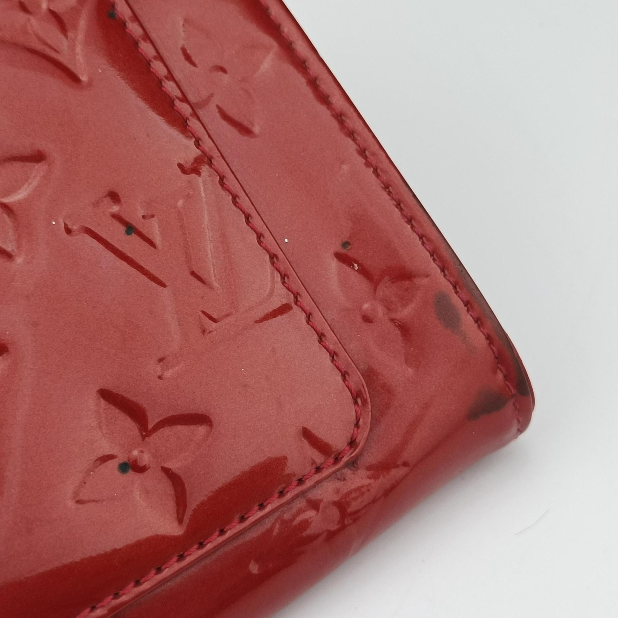 Secondhand Louis Vuitton Rossmore MM Red Vernis M91550 handbag | stylenewstar