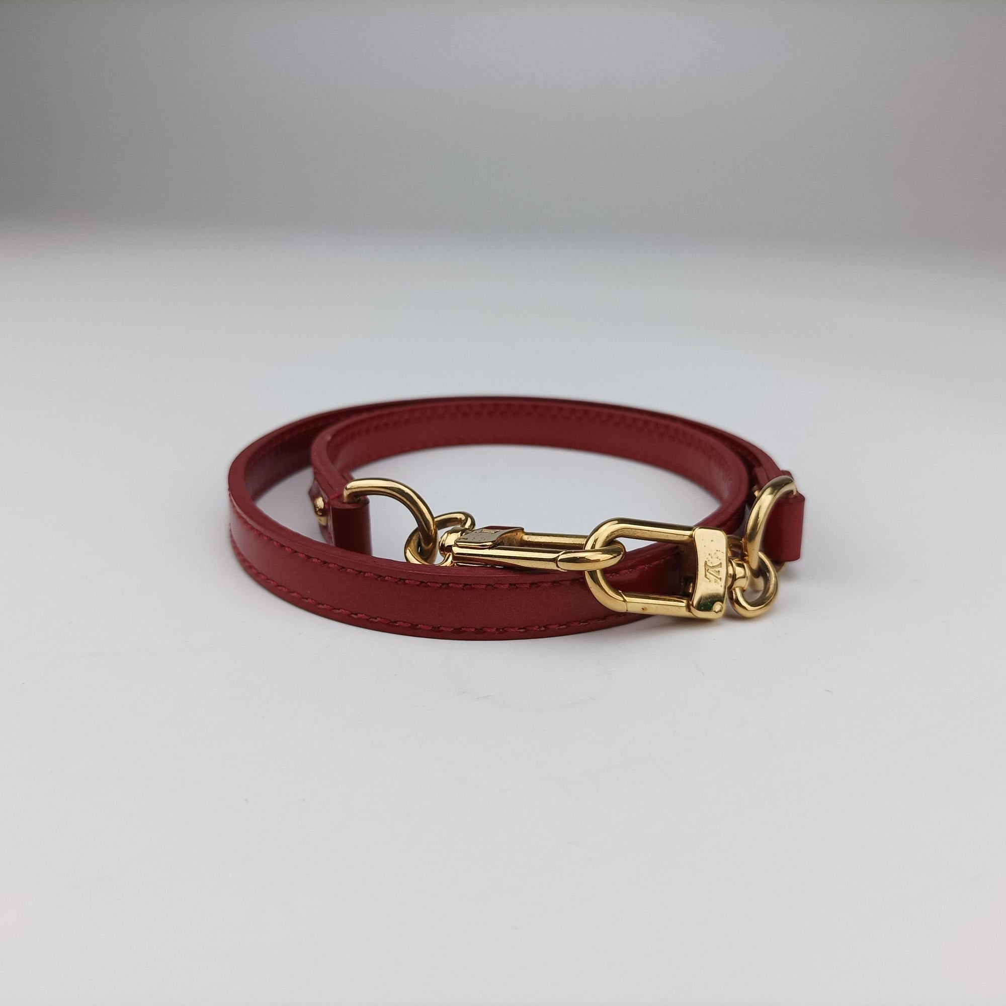Secondhand Louis Vuitton Rossmore MM Red Vernis M91550 handbag | stylenewstar