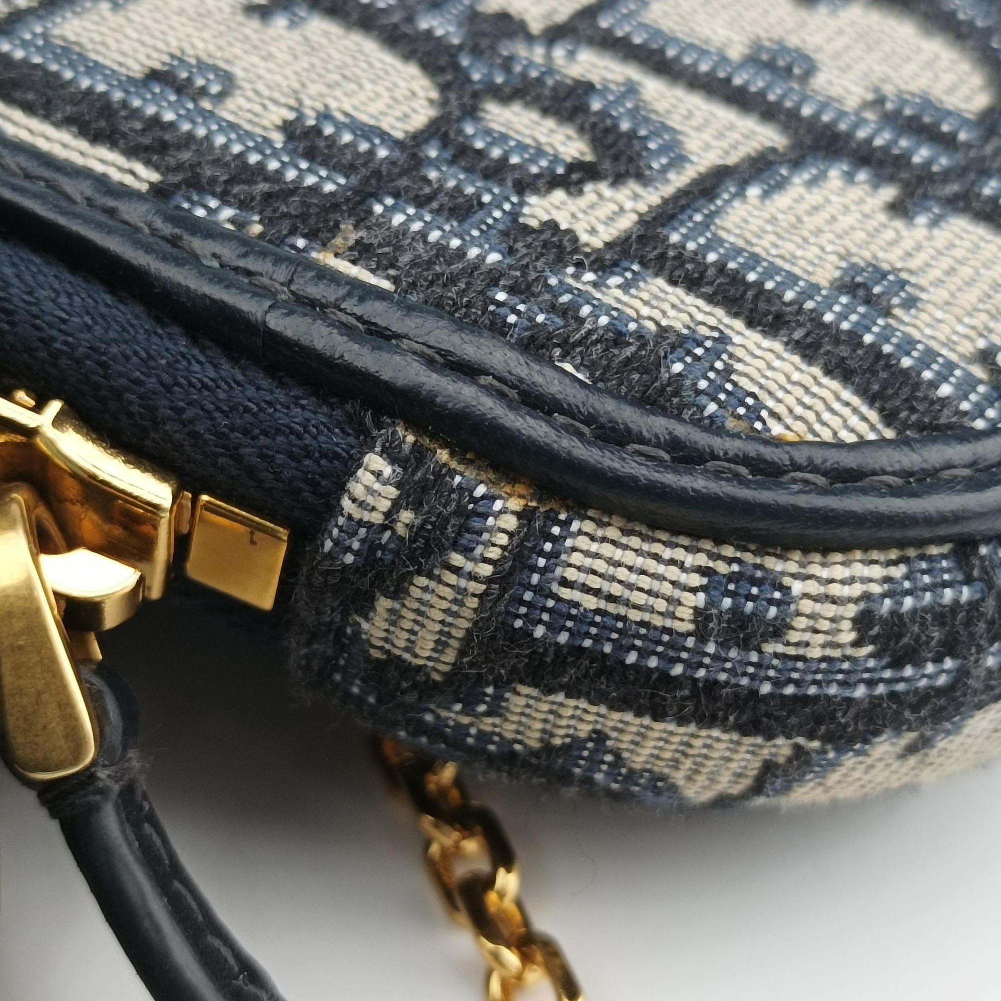 Secondhand Christian Dior Oblique 30 Montaigne Phone Holder Navy Oblique jacquard  shoulderbag | stylenewstar