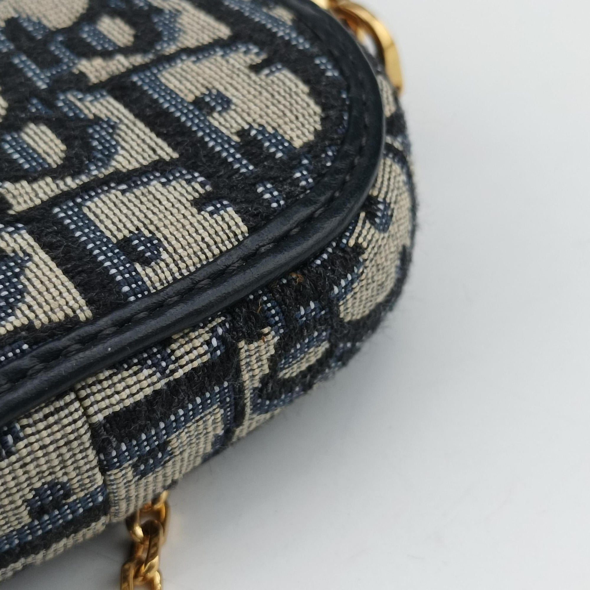 Secondhand Christian Dior Oblique 30 Montaigne Phone Holder Navy Oblique jacquard  shoulderbag | stylenewstar