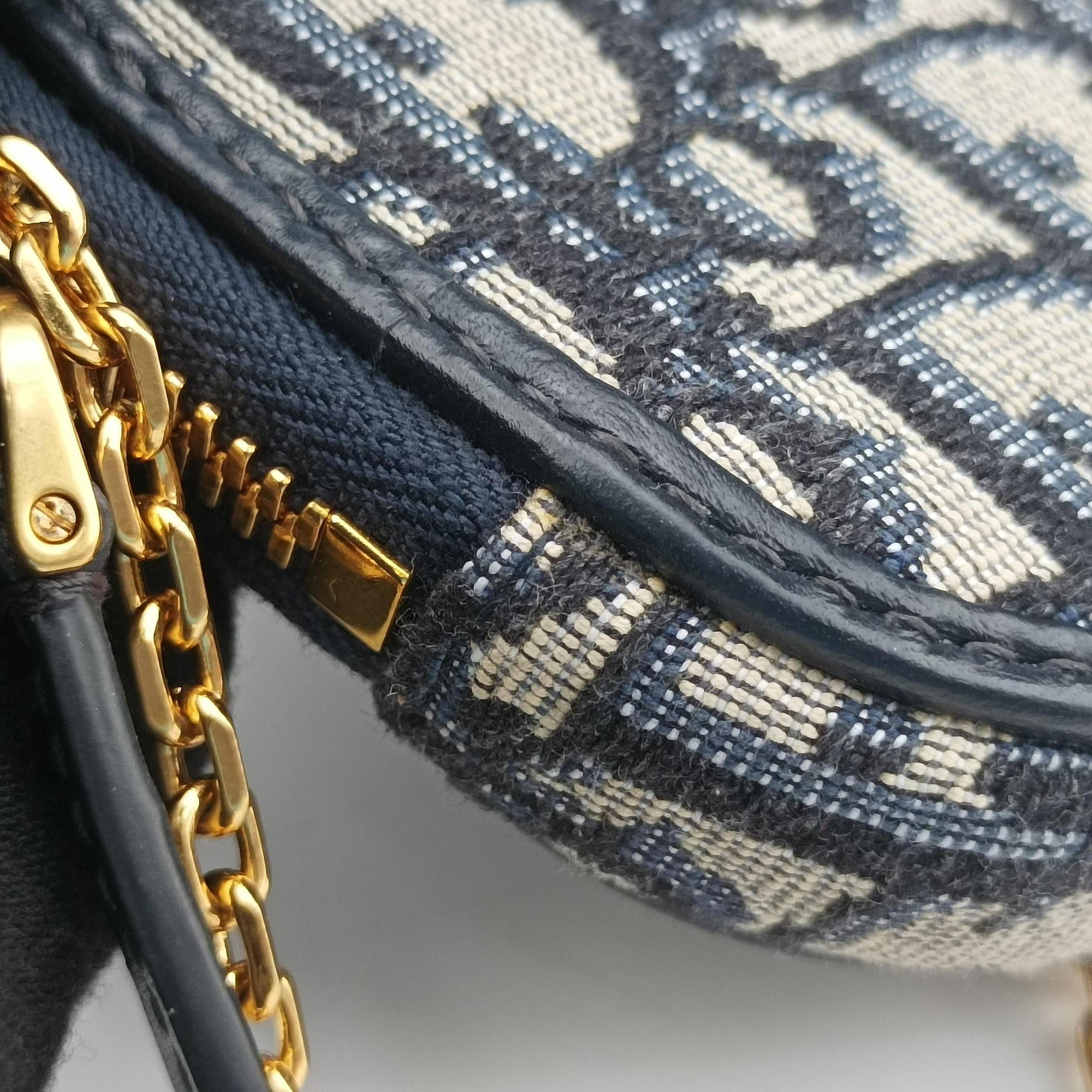 Secondhand Christian Dior Oblique 30 Montaigne Phone Holder Navy Oblique jacquard  shoulderbag | stylenewstar