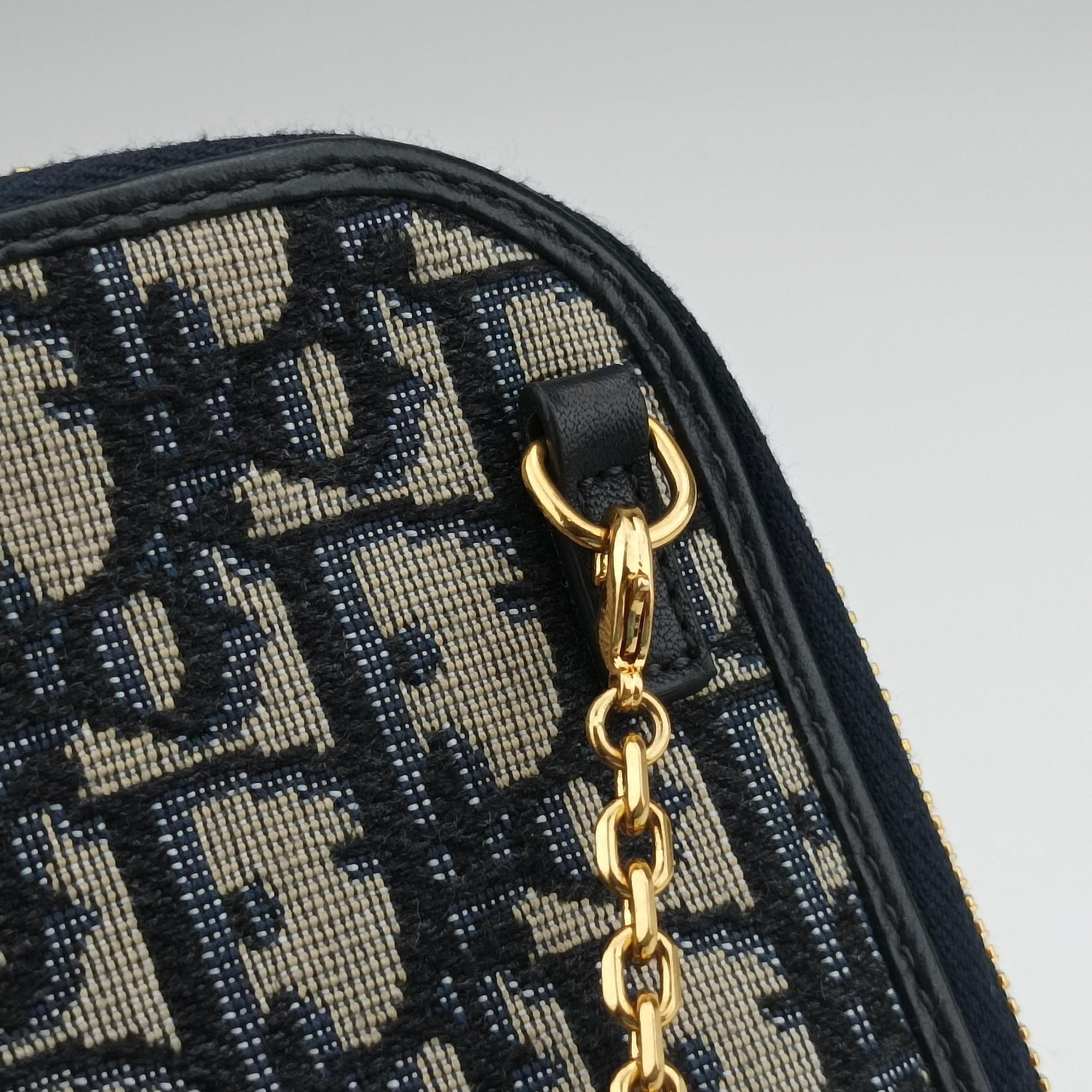 Secondhand Christian Dior Oblique 30 Montaigne Phone Holder Navy Oblique jacquard  shoulderbag | stylenewstar