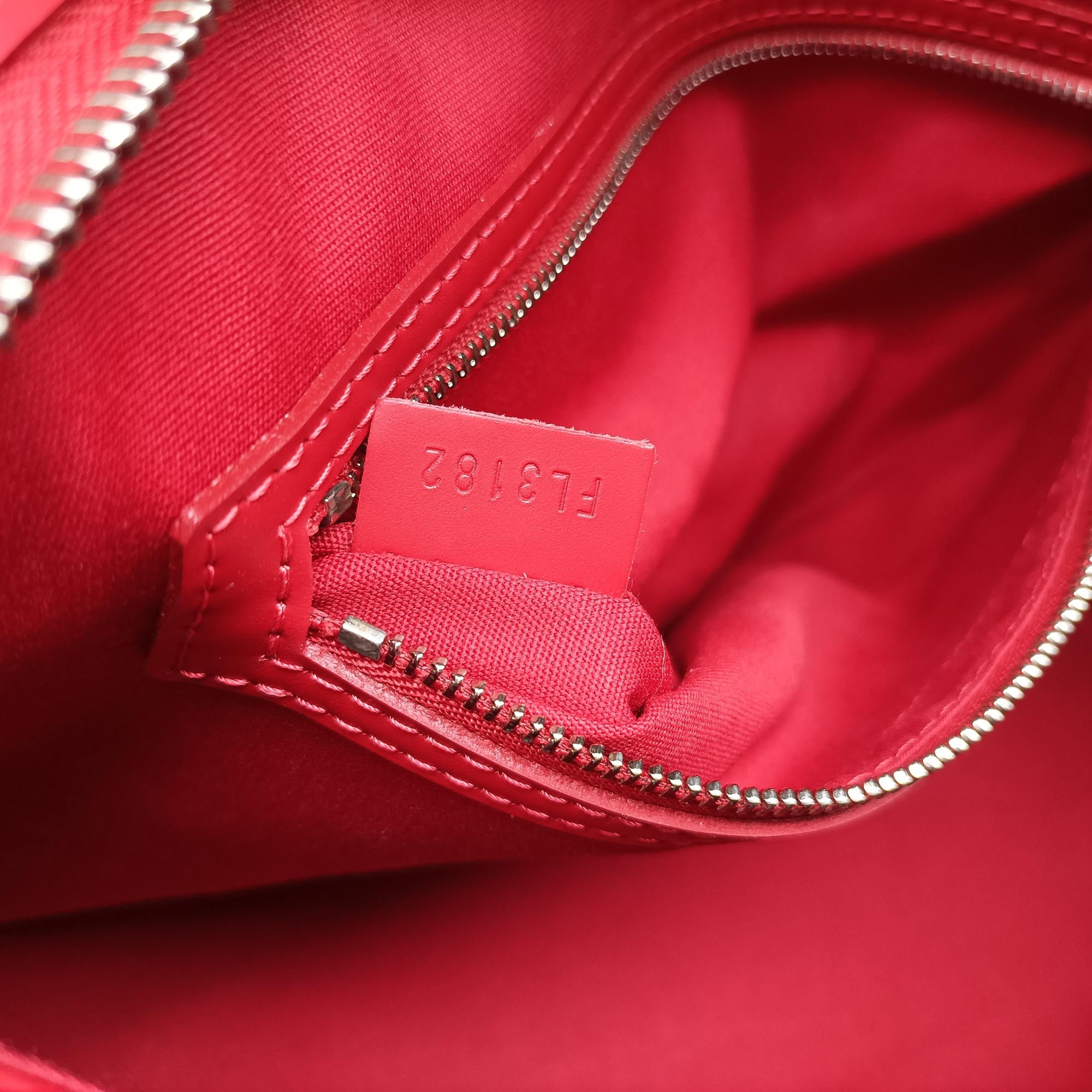 Secondhand Louis Vuitton Brea MM Rubis Epi M4030E shoulderbag | stylenewstar