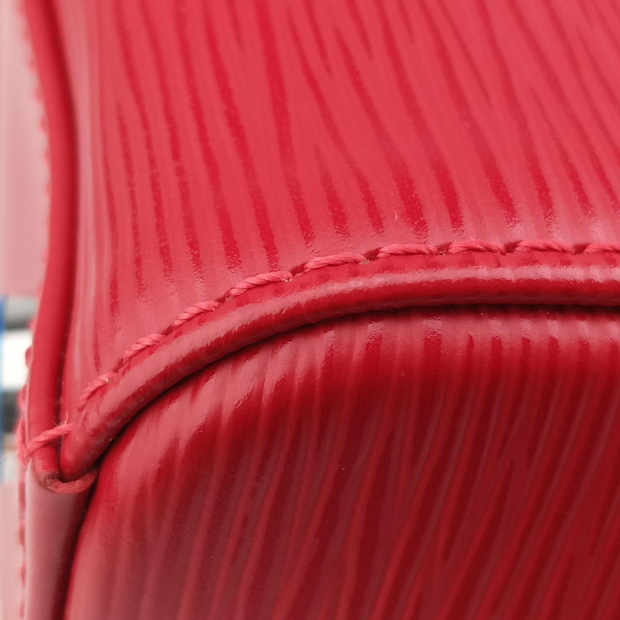 Secondhand Louis Vuitton Brea MM Rubis Epi M4030E shoulderbag | stylenewstar