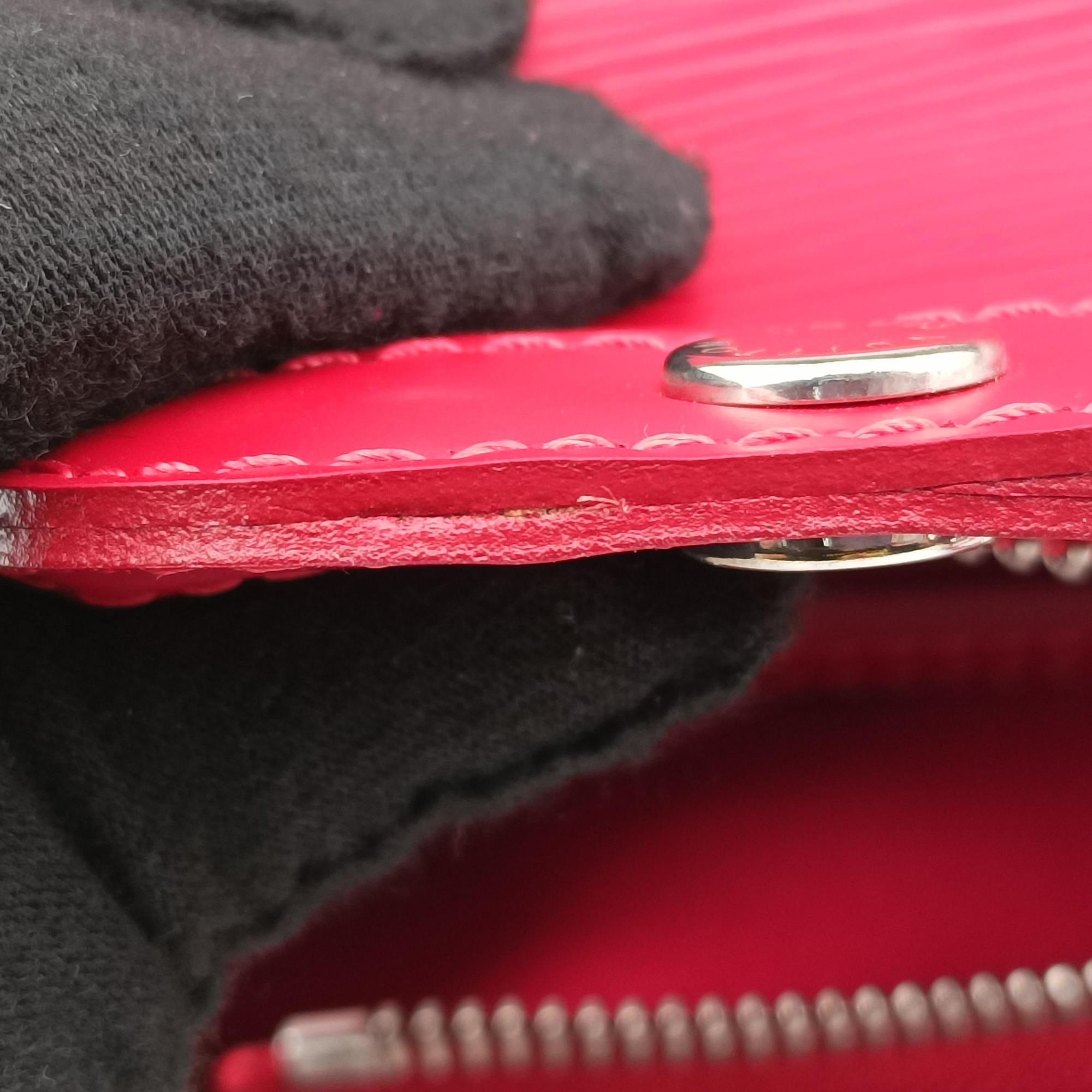 Secondhand Louis Vuitton Brea MM Rubis Epi M4030E shoulderbag | stylenewstar