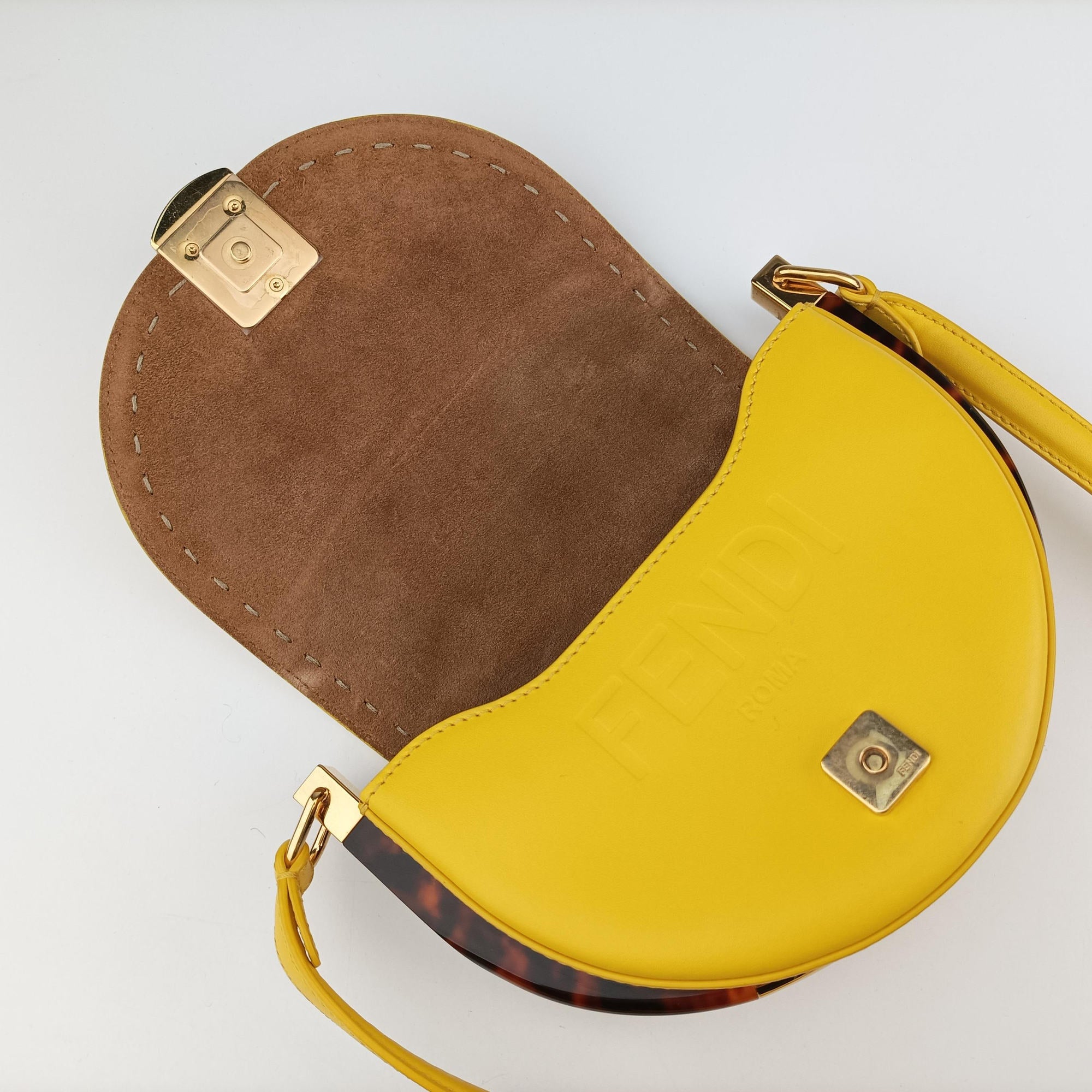 Pre-owned Fendi Moonlight Yellow Leather 8BT346 shoulderbag | stylenewstar