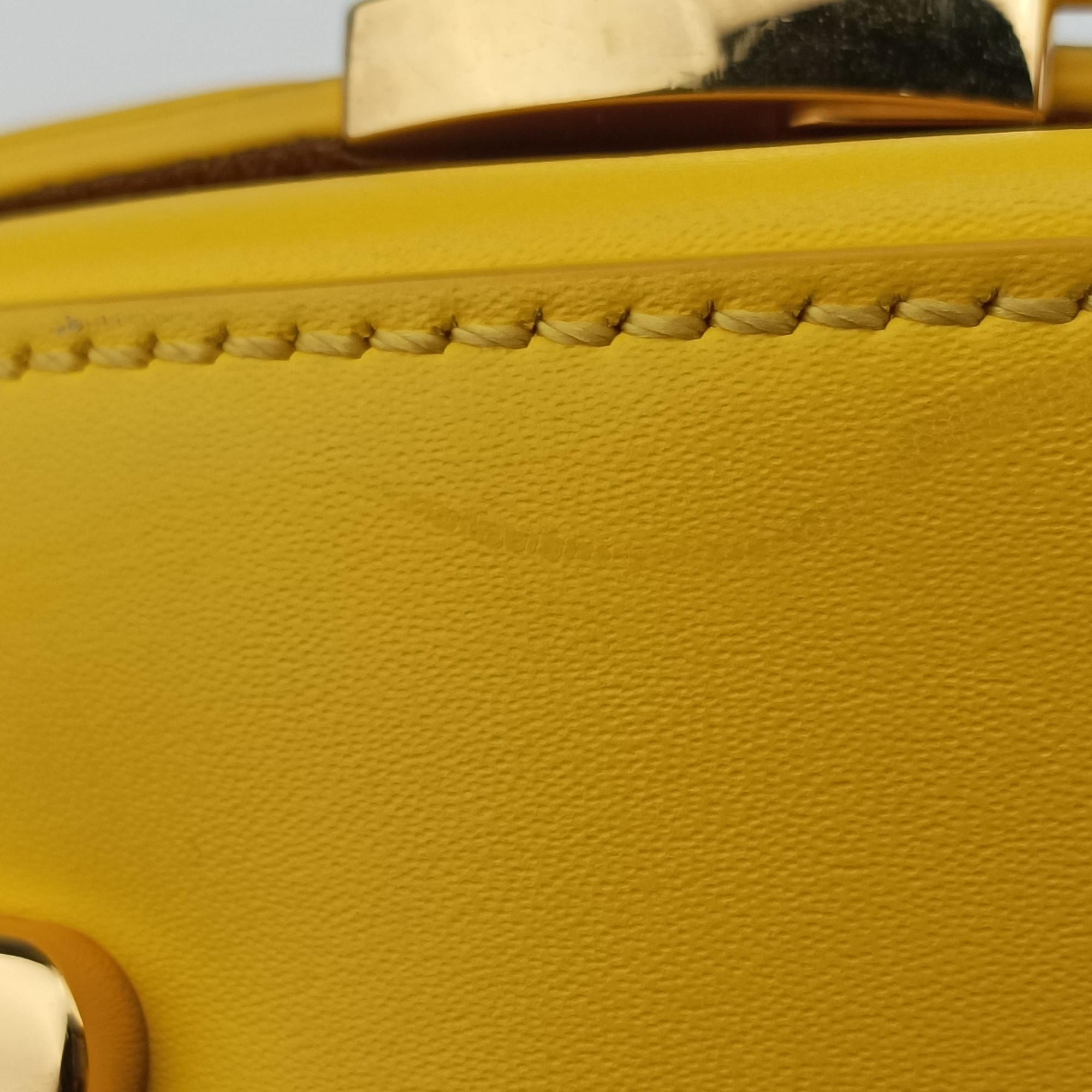 Pre-owned Fendi Moonlight Yellow Leather 8BT346 shoulderbag | stylenewstar