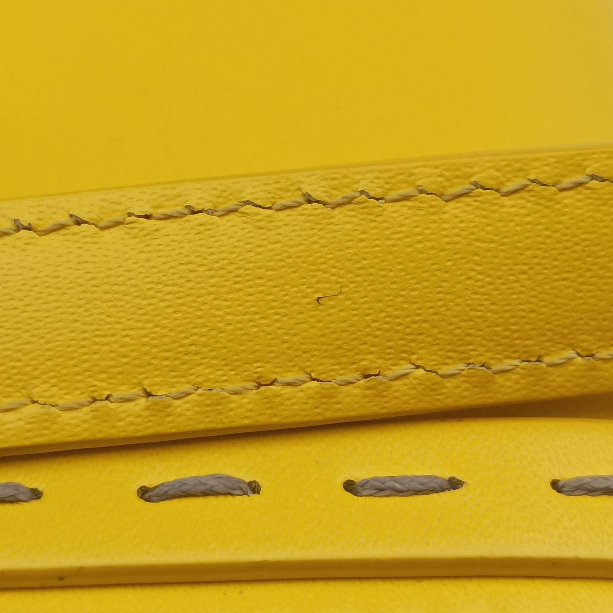 Pre-owned Fendi Moonlight Yellow Leather 8BT346 shoulderbag | stylenewstar