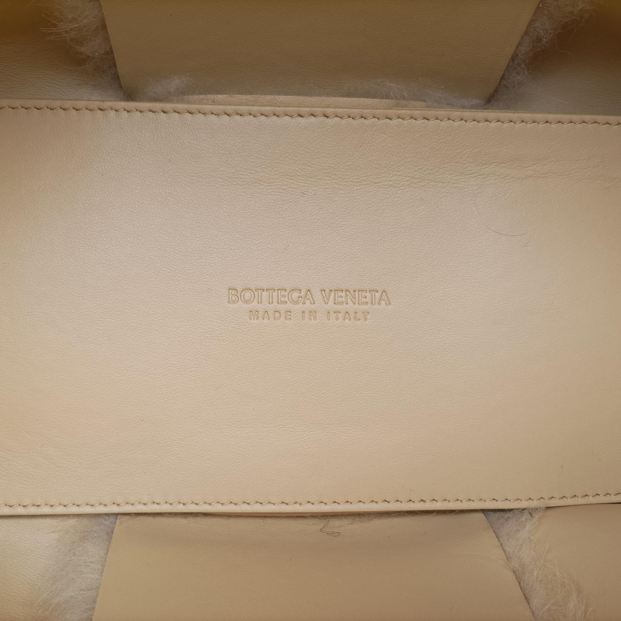 Secondhand Bottega Veneta Sac Cabas Arco Yellow Lambswool  handbag | stylenewstar