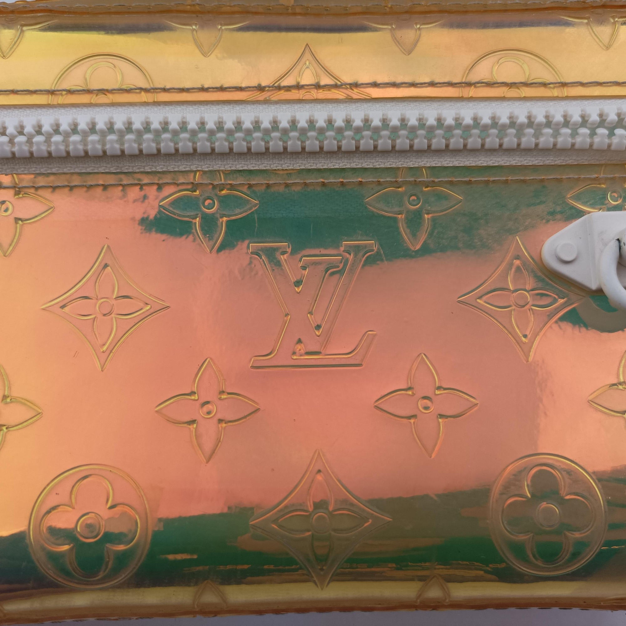 Pre-owned Louis Vuitton Pochette Volga Multicolor Monogram Prism M55261 clutchbag | stylenewstar