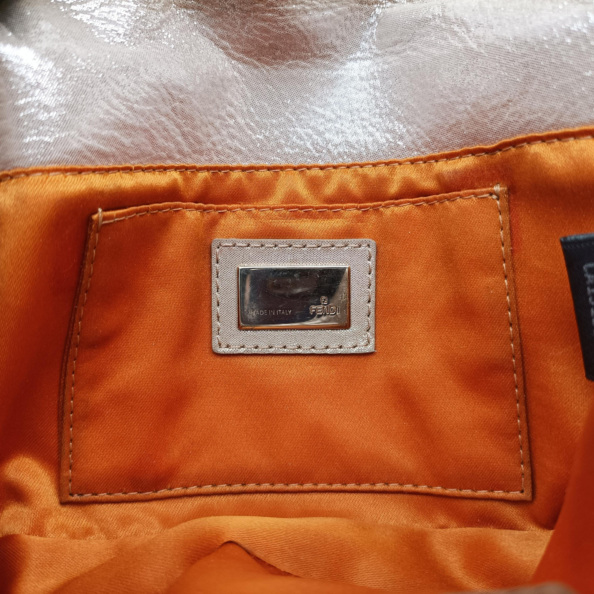 Vintage Fendi Mia Pochette Golden Leather 8BP046 shoulderbag | stylenewstar