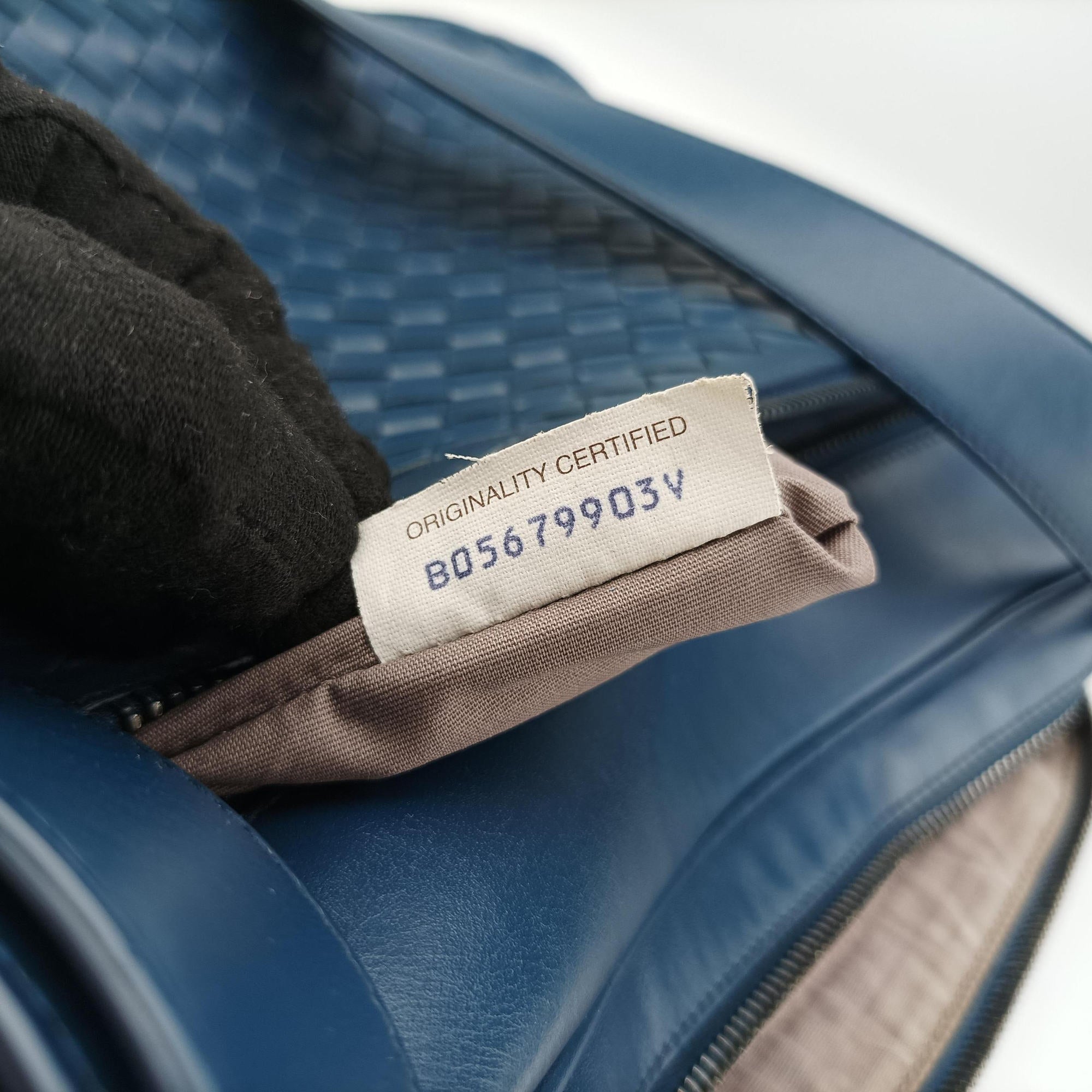 Secondhand Bottega Veneta Intrecciato Navy lambskin  shoulderbag | stylenewstar
